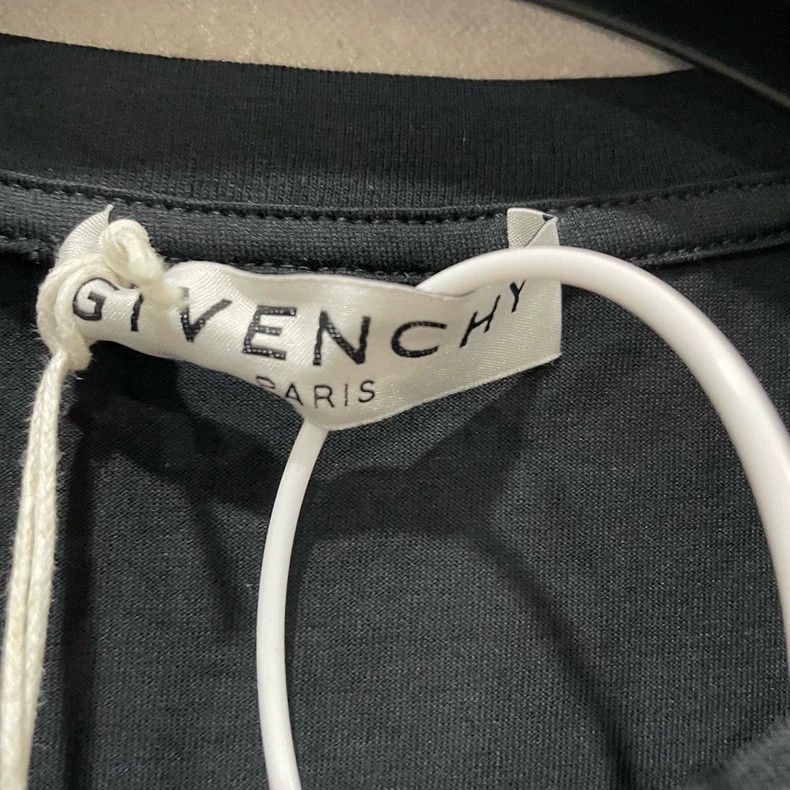 Givenchy Givenchy Red logo print embroidered patchwork short-sleeve Size US S / EU 44-46 / 1 - 4 Thumbnail