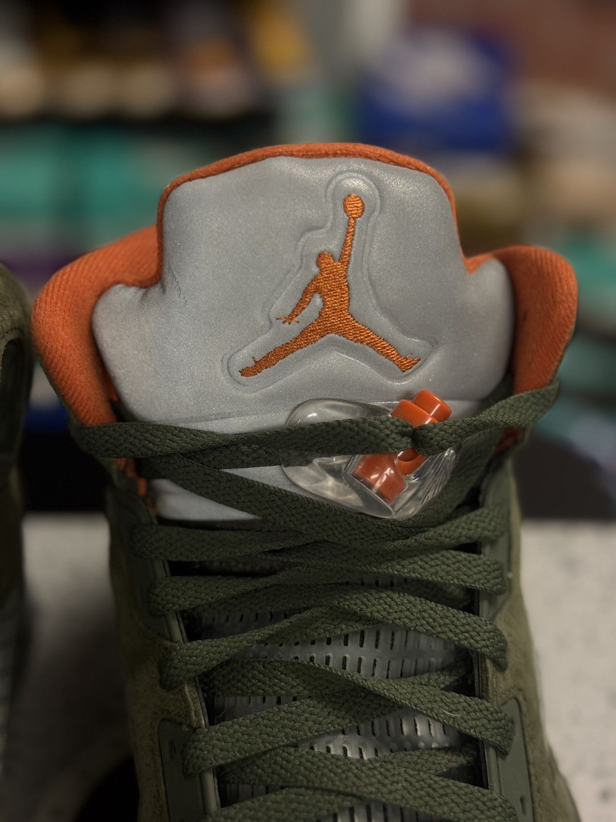 Jordan Brand × Nike Jordan 5 Olive Size 11 Pre Owned 🧼 W/ BOX Size US 11 / EU 44 - 7 Thumbnail