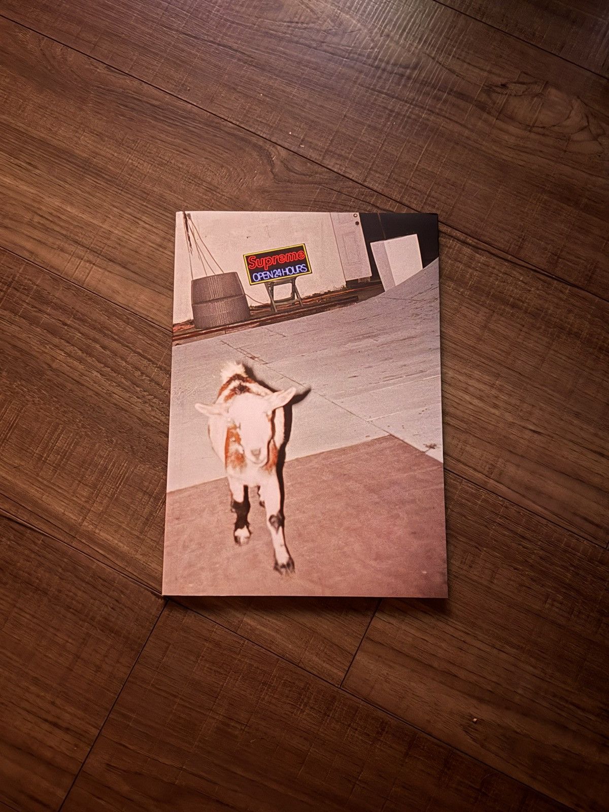 Supreme Supreme book Size ONE SIZE - 1 Preview