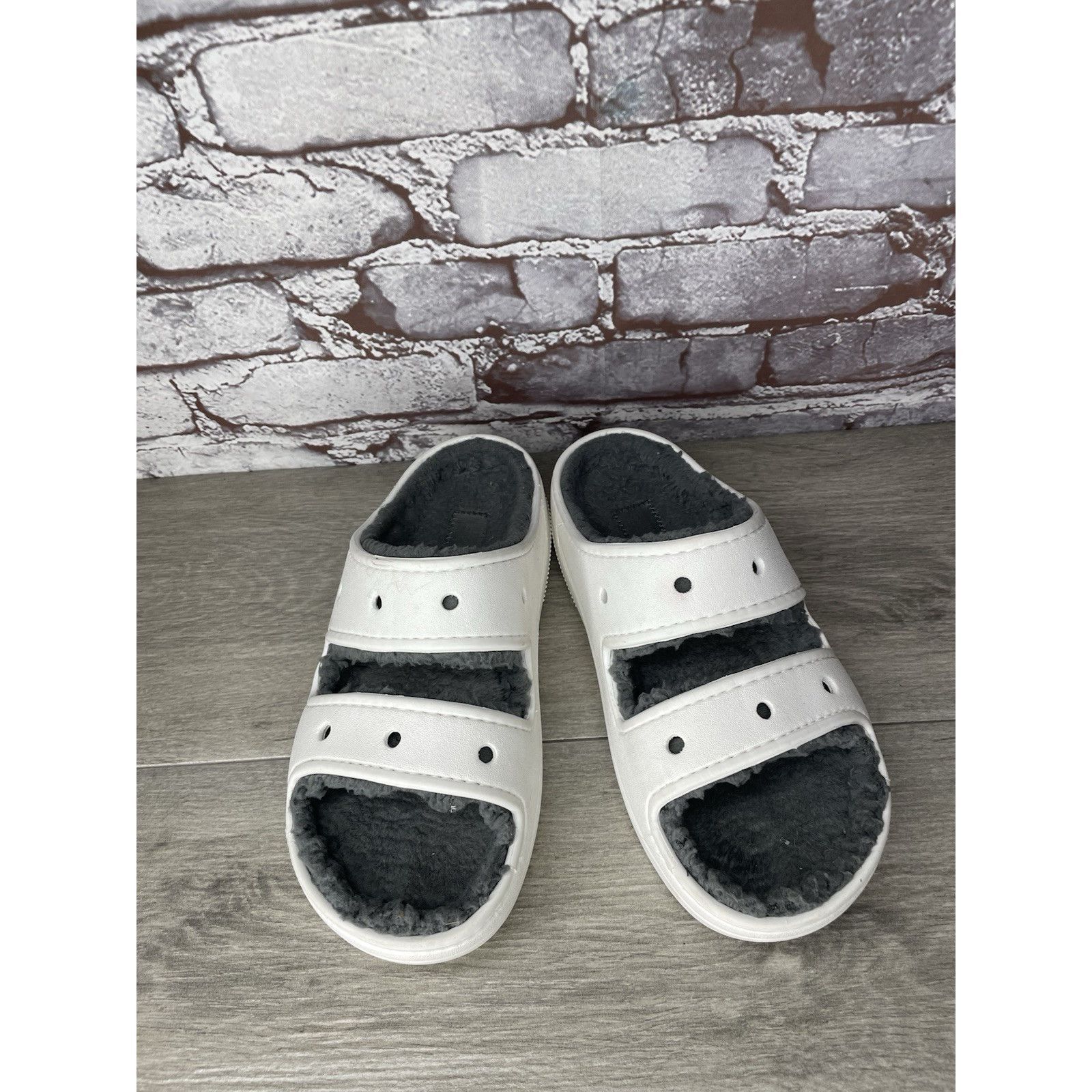 Crocs Crocs White Rubber Fur Sandals Platform Women Sz 7M US/38EU Size US 7 / IT 37 - 2 Thumbnail