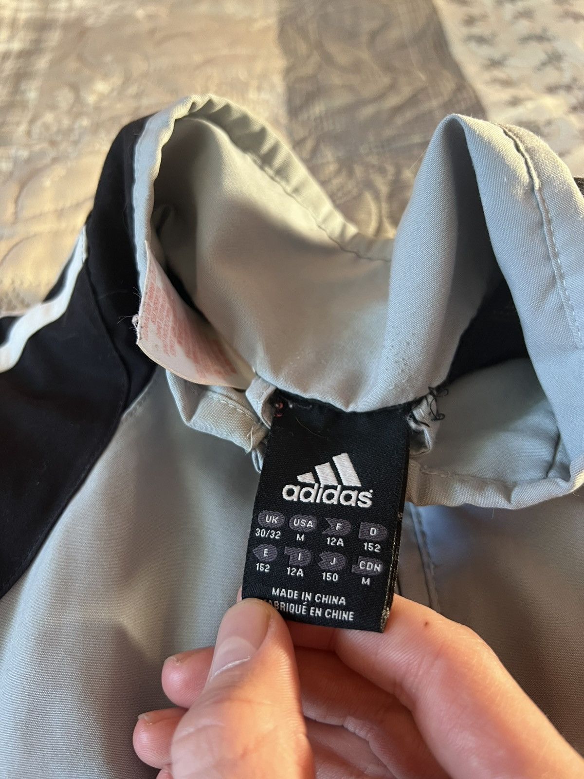 Adidas Real Madrid 03/04Adidas Kids M (12/152) Jacke Vintage 2000s Size US M / EU 48-50 / 2 - 4 Thumbnail