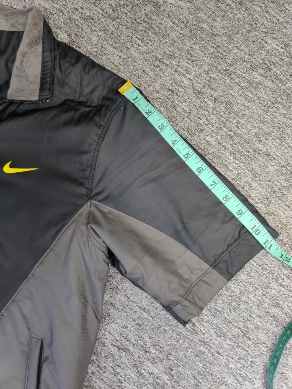 Nike Vintage Nike Golf Short Sleeve Zipper Light Jacket Size US M / EU 48-50 / 2 - 17 Thumbnail