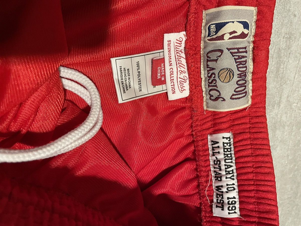 Mitchell & Ness Mitchell & Ness 1991 West All-Star swingman shorts Size US 32 / EU 48 - 4 Thumbnail