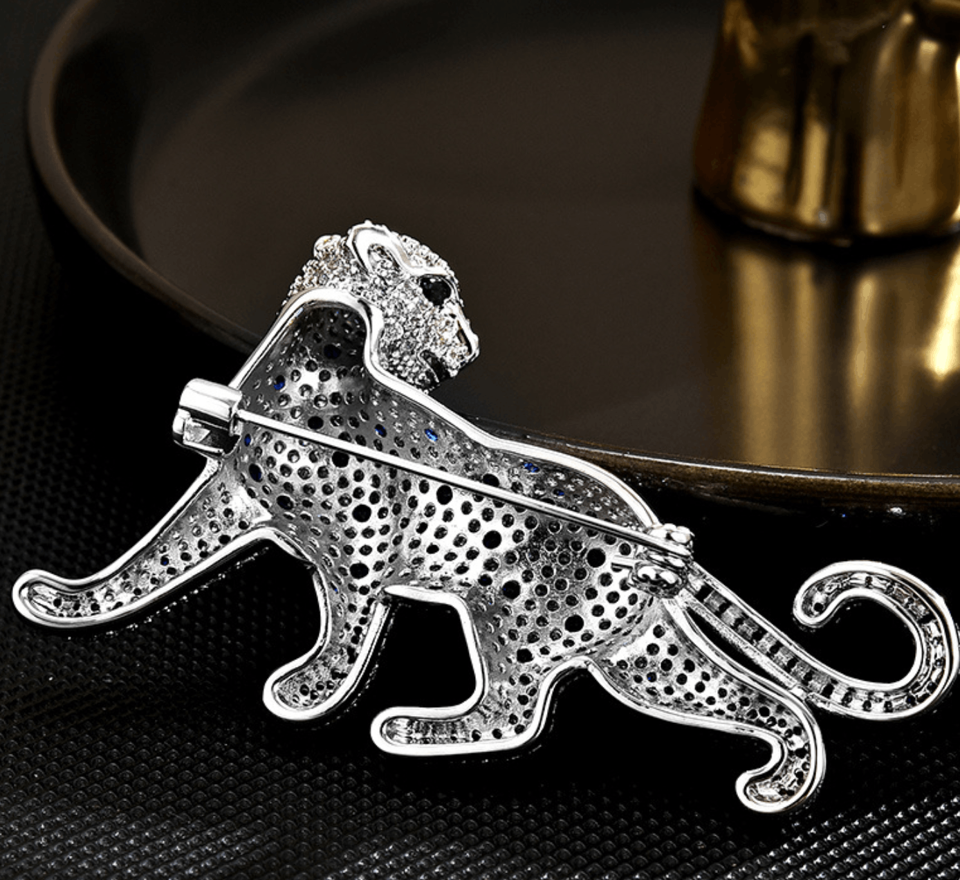 Japanese Brand Crystal Leopard Animal Brooche Size ONE SIZE - 2 Thumbnail