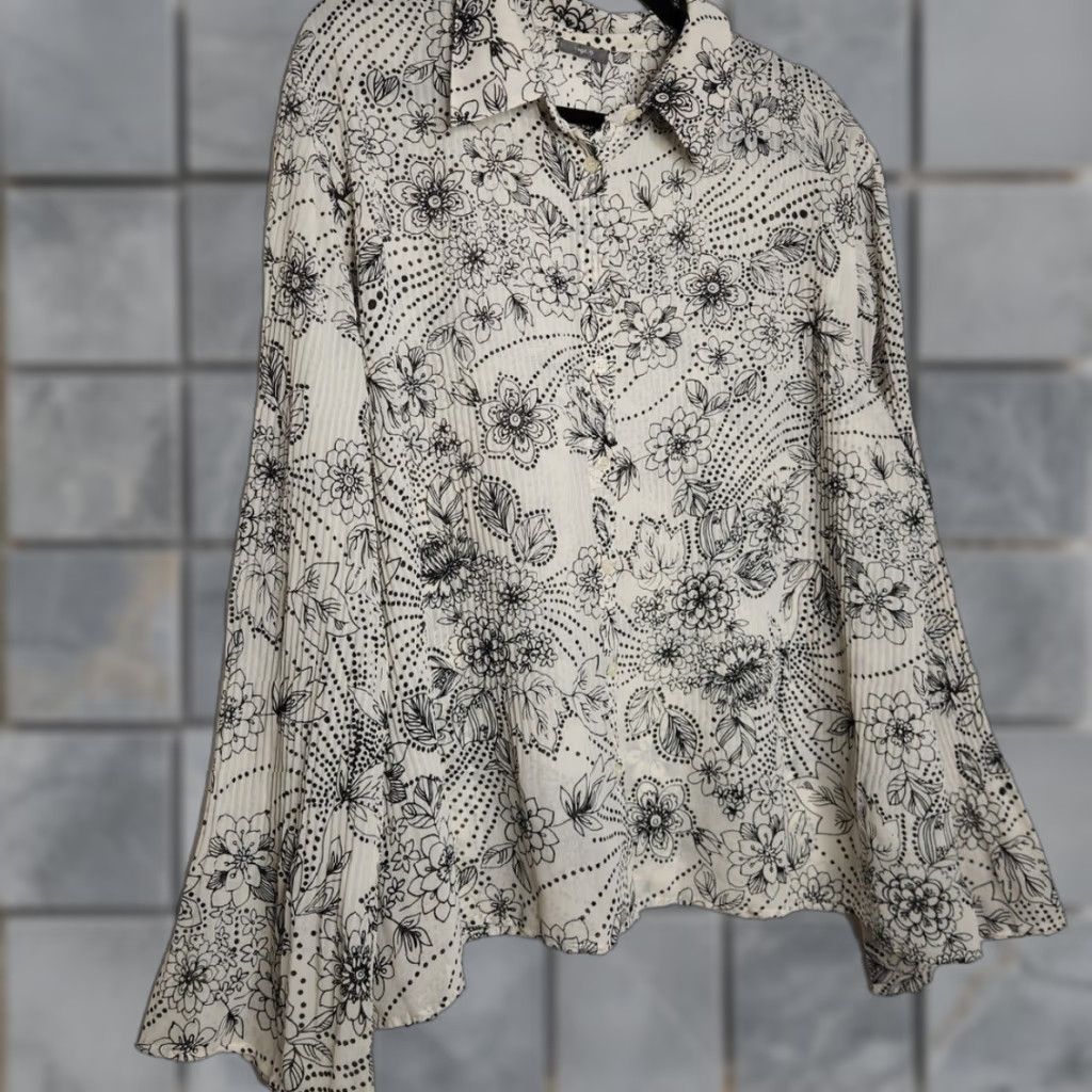 Vintage VINTAGE Apt 9 Boho Fairy Black White Accordion Button Shirt Emo Office Siren Shirt Size ONE SIZE - 1 Thumbnail