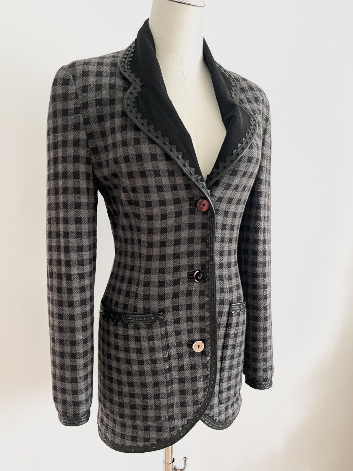 Gianfranco Ferre Gianfranco Ferré Vintage 1990s Checked Blazer – Size S Size XS / US 0-2 / IT 36-38 - 3 Thumbnail