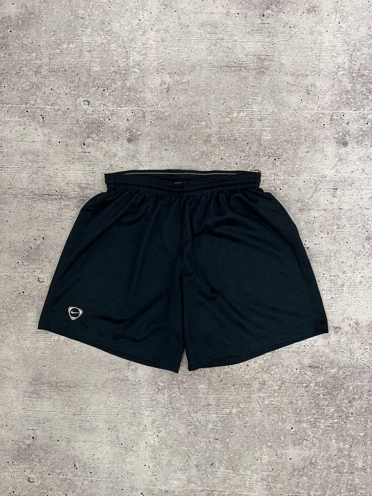 Nike Nike Vintage Shorts Swoosh Logo y2k Size US 30 / EU 46 - 1 Thumbnail