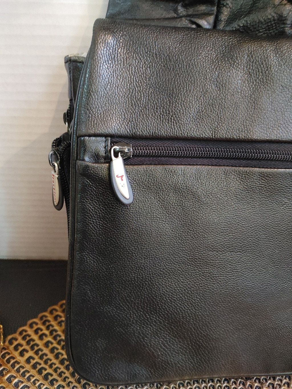 Away Travel Travelon Leather Sling Bag Size ONE SIZE - 2 Thumbnail