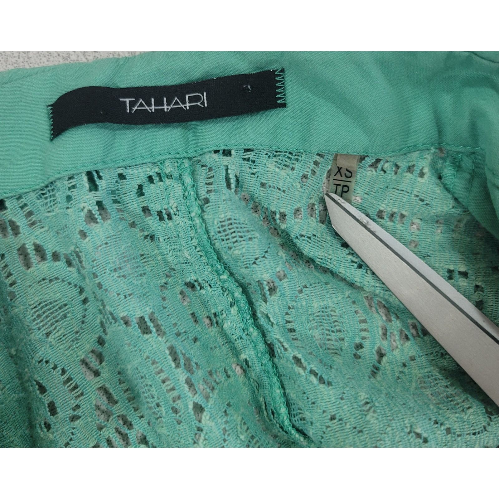 Other Tahari Seagreen Dolia Sleeveless Shirt XS Lace Back V-Neck Size XS / US 0-2 / IT 36-38 - 5 Thumbnail