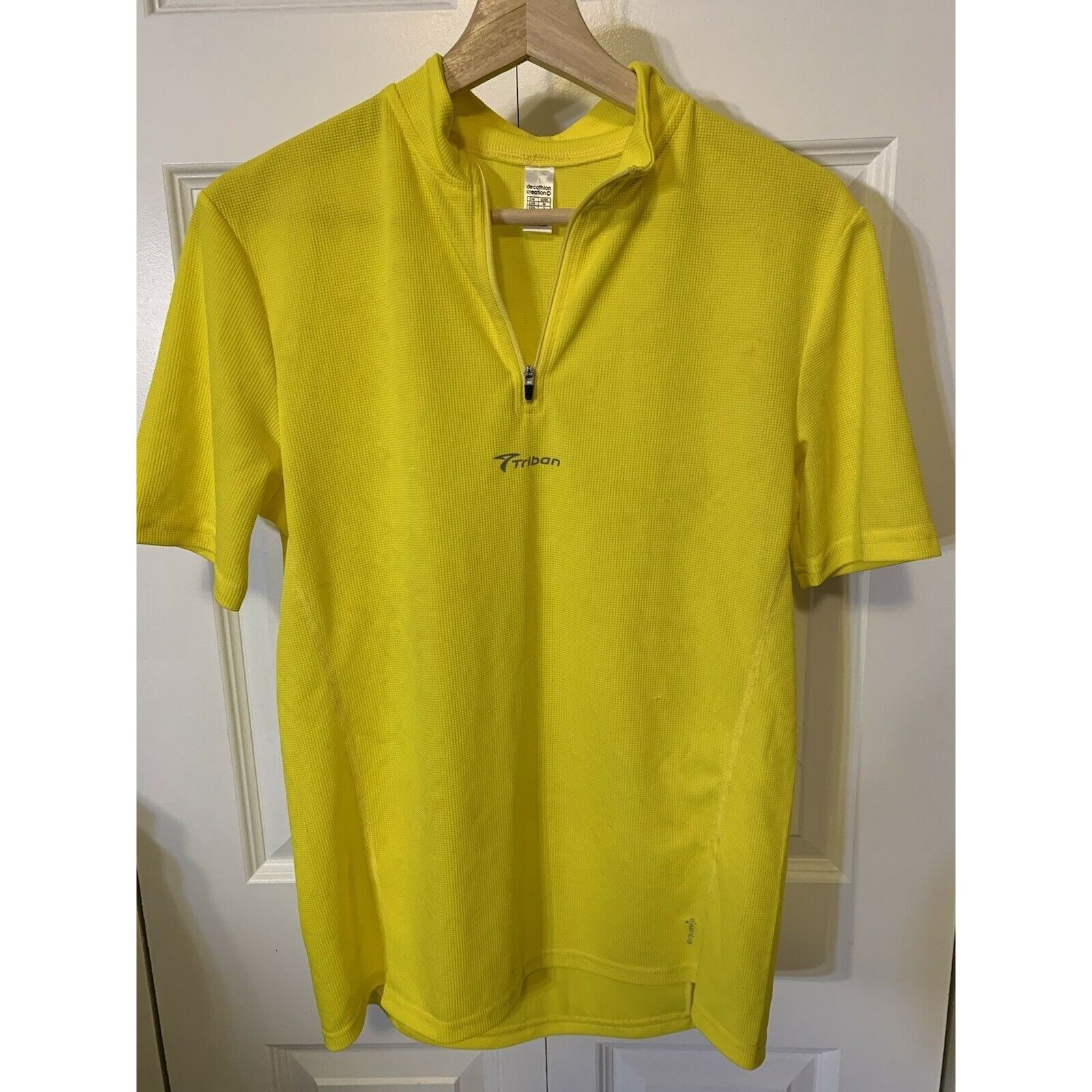 Other DECATHLON BTWIN Men’s Sz S yellow CYCLING JERSEY decathlon c Size US S / EU 44-46 / 1 - 3 Thumbnail