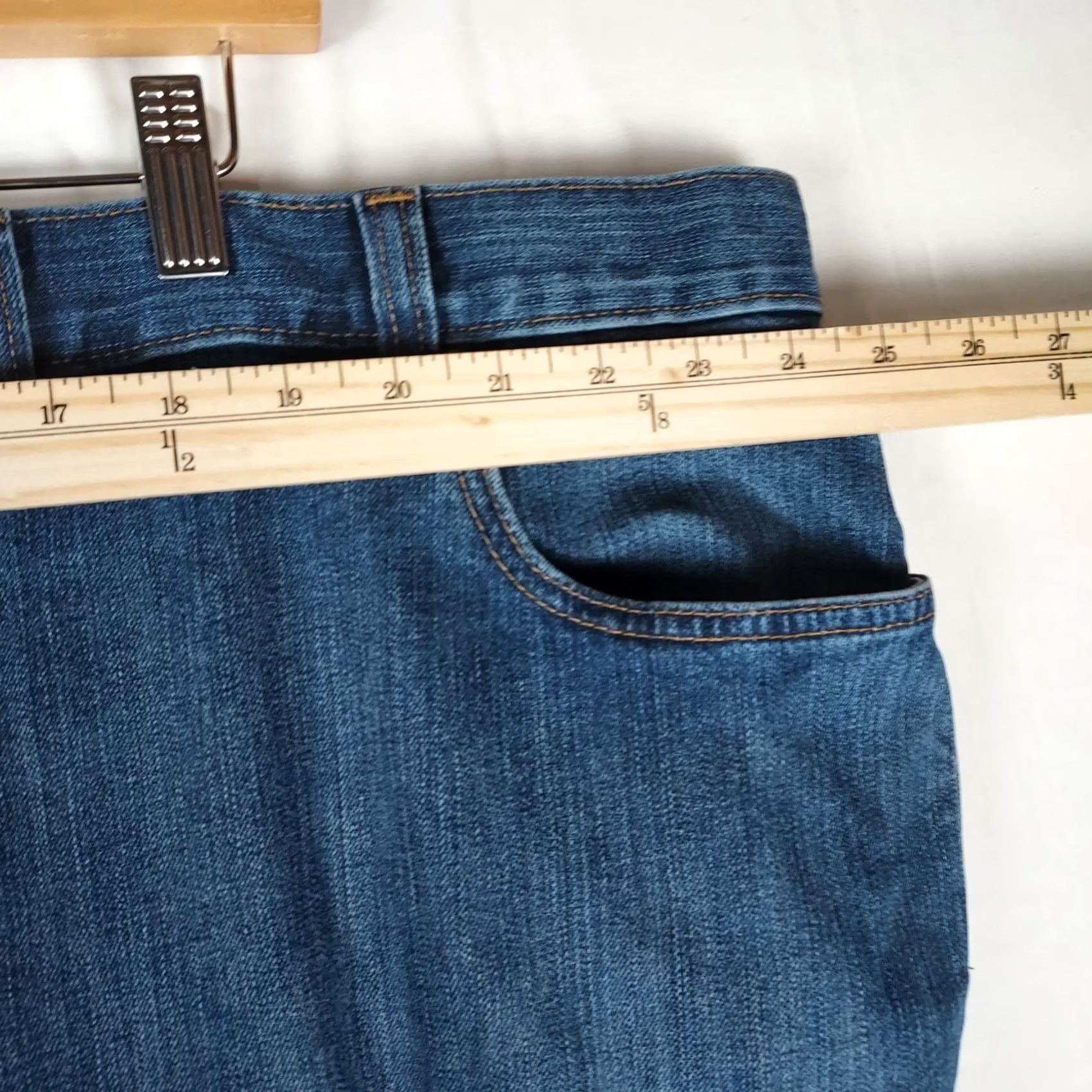 Carhartt Carhartt Jeans Men’s 48×30 Relaxed Fit Medium Blue Denim 5-Pocket Straight Zip Machine Washable Mens Size US 32 / EU 48 - 5 Thumbnail