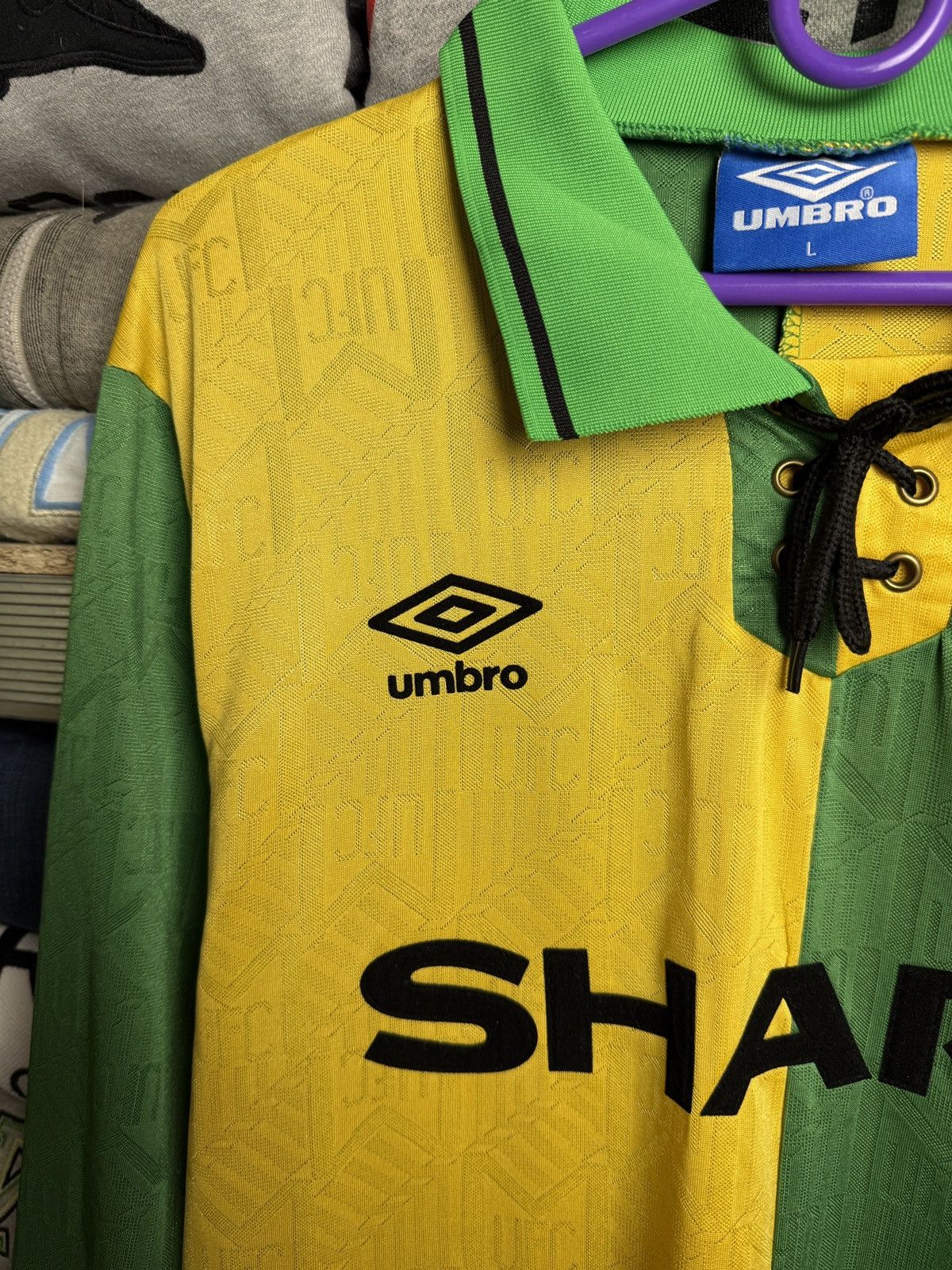 Umbro Manchester United umbro vintage soccer jersey Size US L / EU 52-54 / 3 - 4 Thumbnail