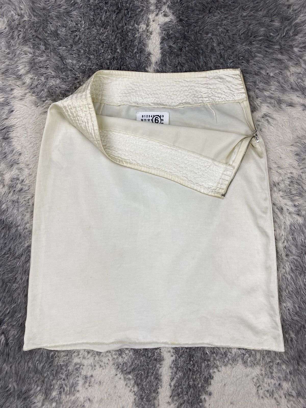 Maison Margiela Vintage 2000’s Maison Margiela MM6 Rayon Skirt Size 28" / US 6 / IT 42 - 1 Thumbnail