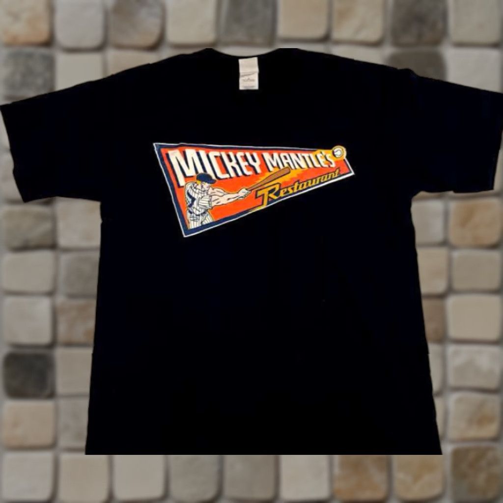 Gildan VINTAGE NY Yankees Mickey Mantle's Restaurant T-Shirt Blue L Gildan Men Short Sleeve 27in long 22in pit to pit Size US L / EU 52-54 / 3 - 1 Thumbnail
