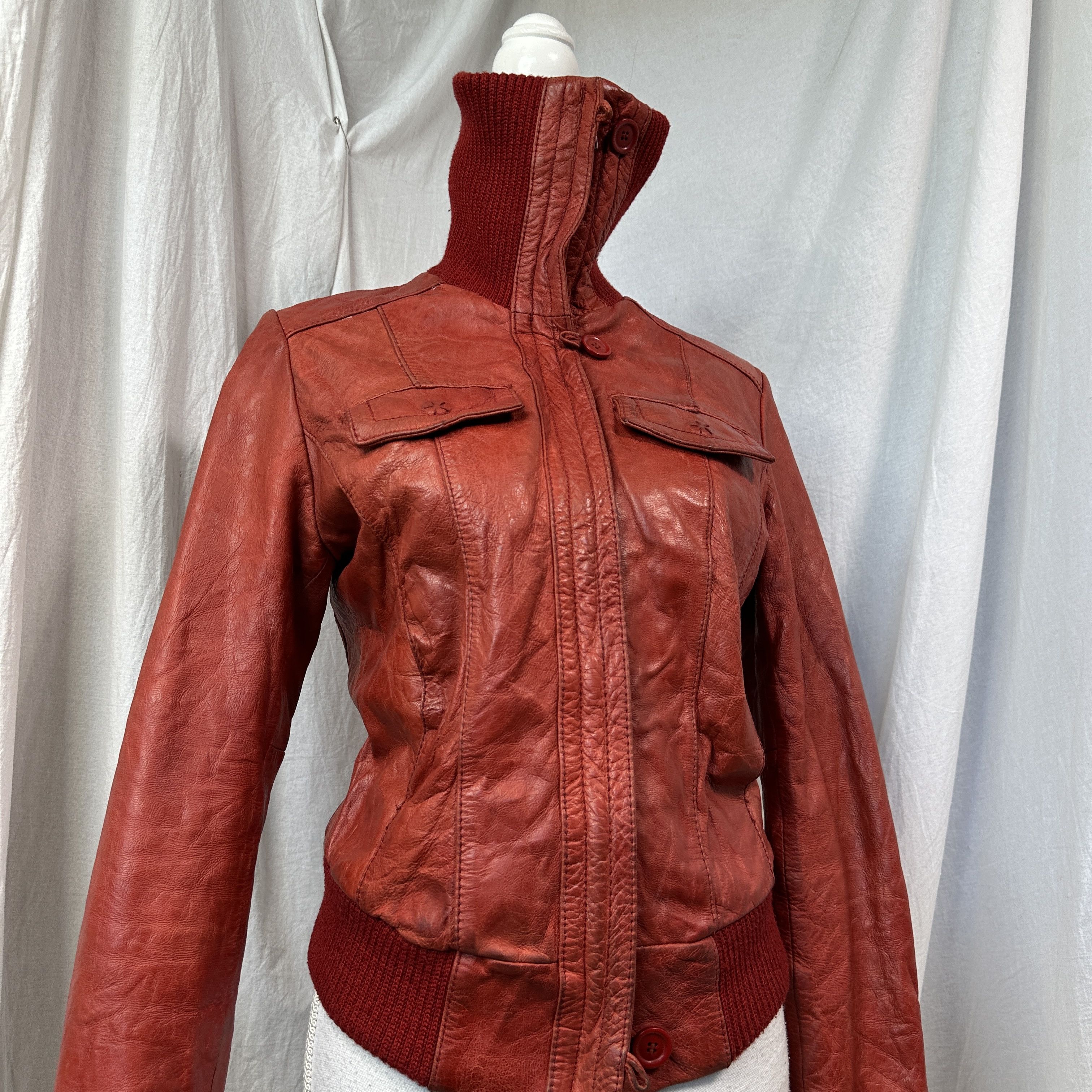 Vintage Vintage Leather Biker Moto Fitted Cherry Red Jacket 00s Size US M / EU 48-50 / 2 - 3 Thumbnail
