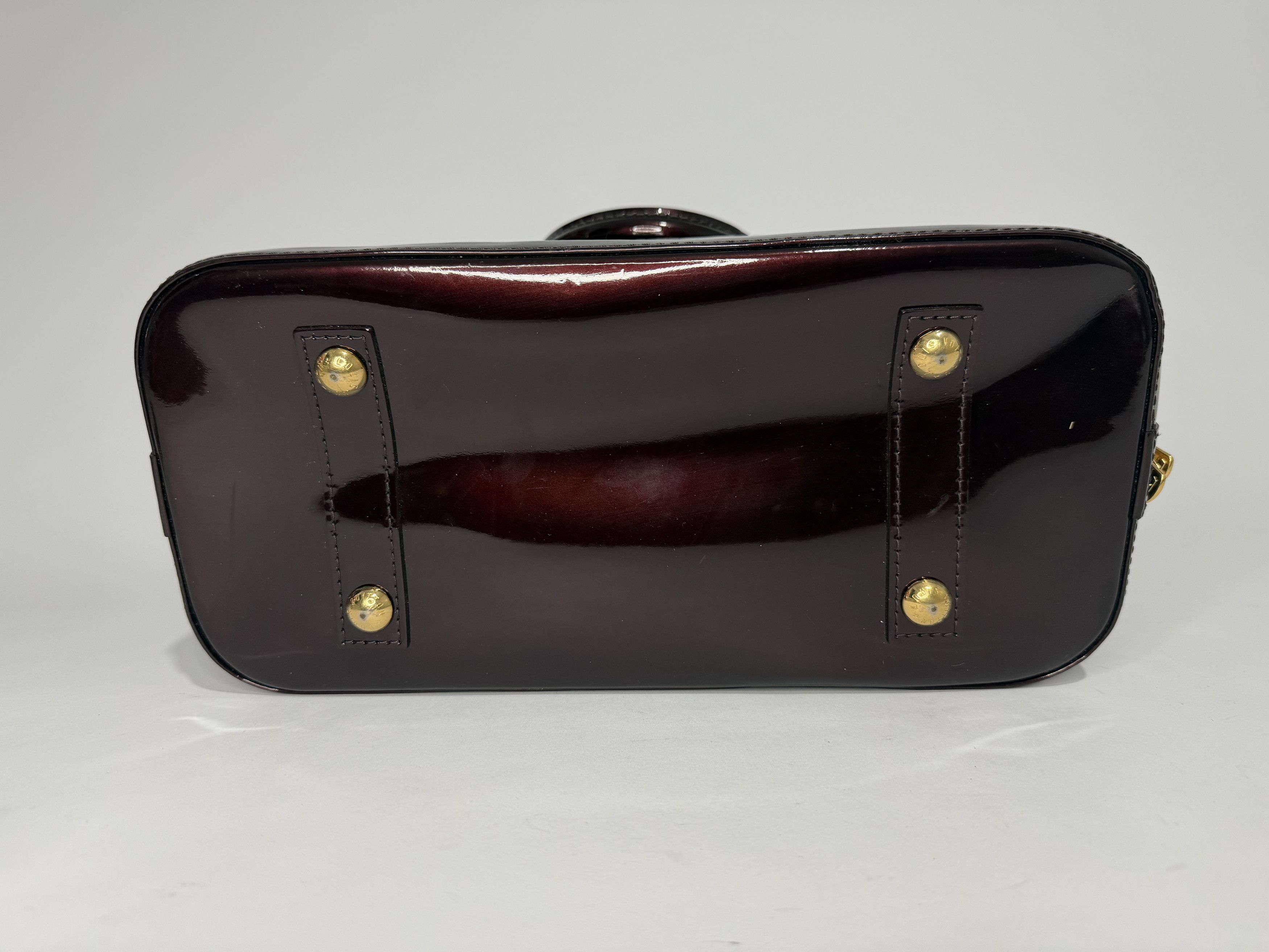 Louis Vuitton Louis Vuitton Amarante Monogram Vernis Alma PM Bag Size ONE SIZE - 4 Thumbnail