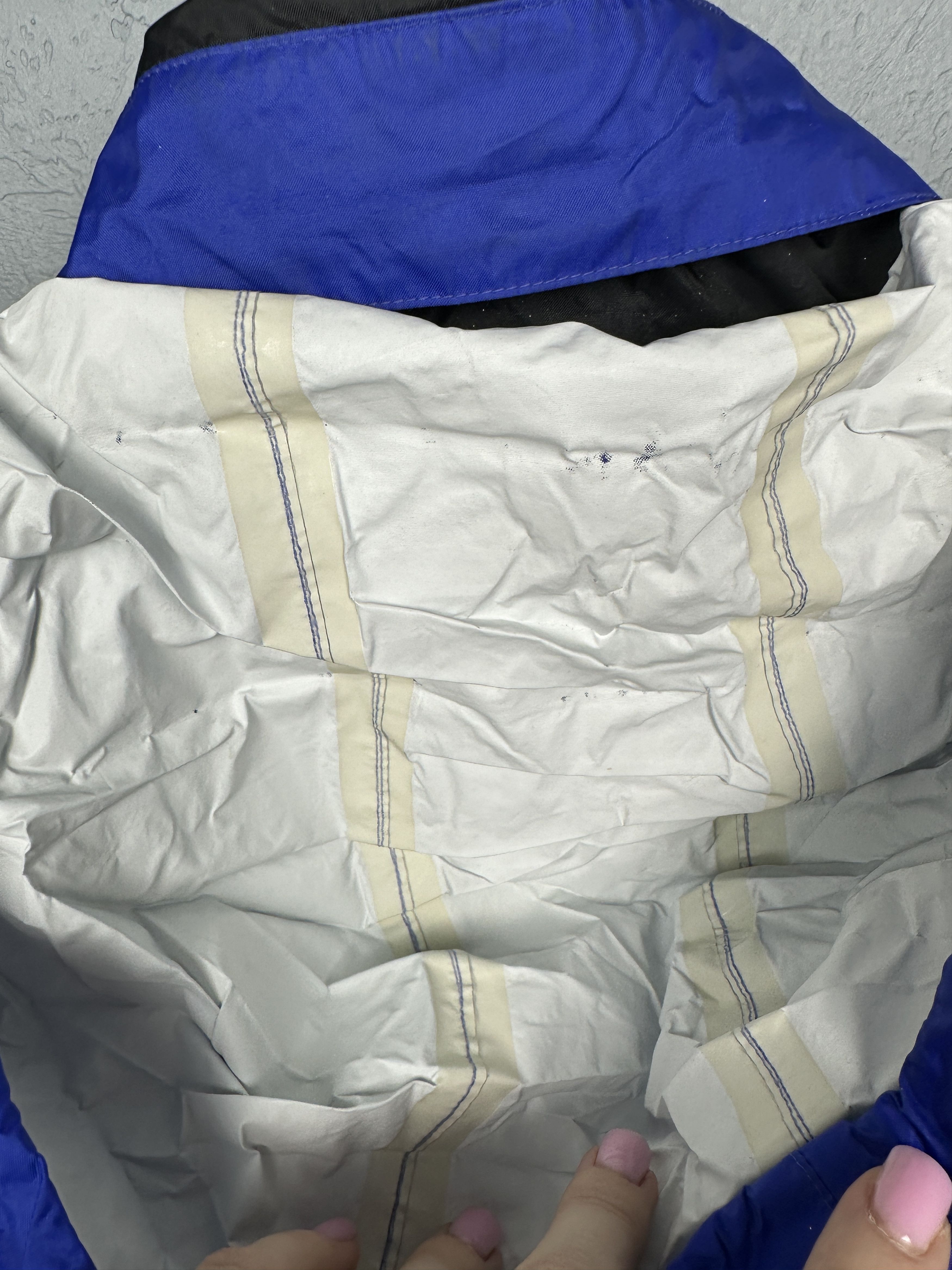 Adidas Adidas Vintage Mens Windbreaker Nylon Jacket Size US S / EU 44-46 / 1 - 11 Thumbnail