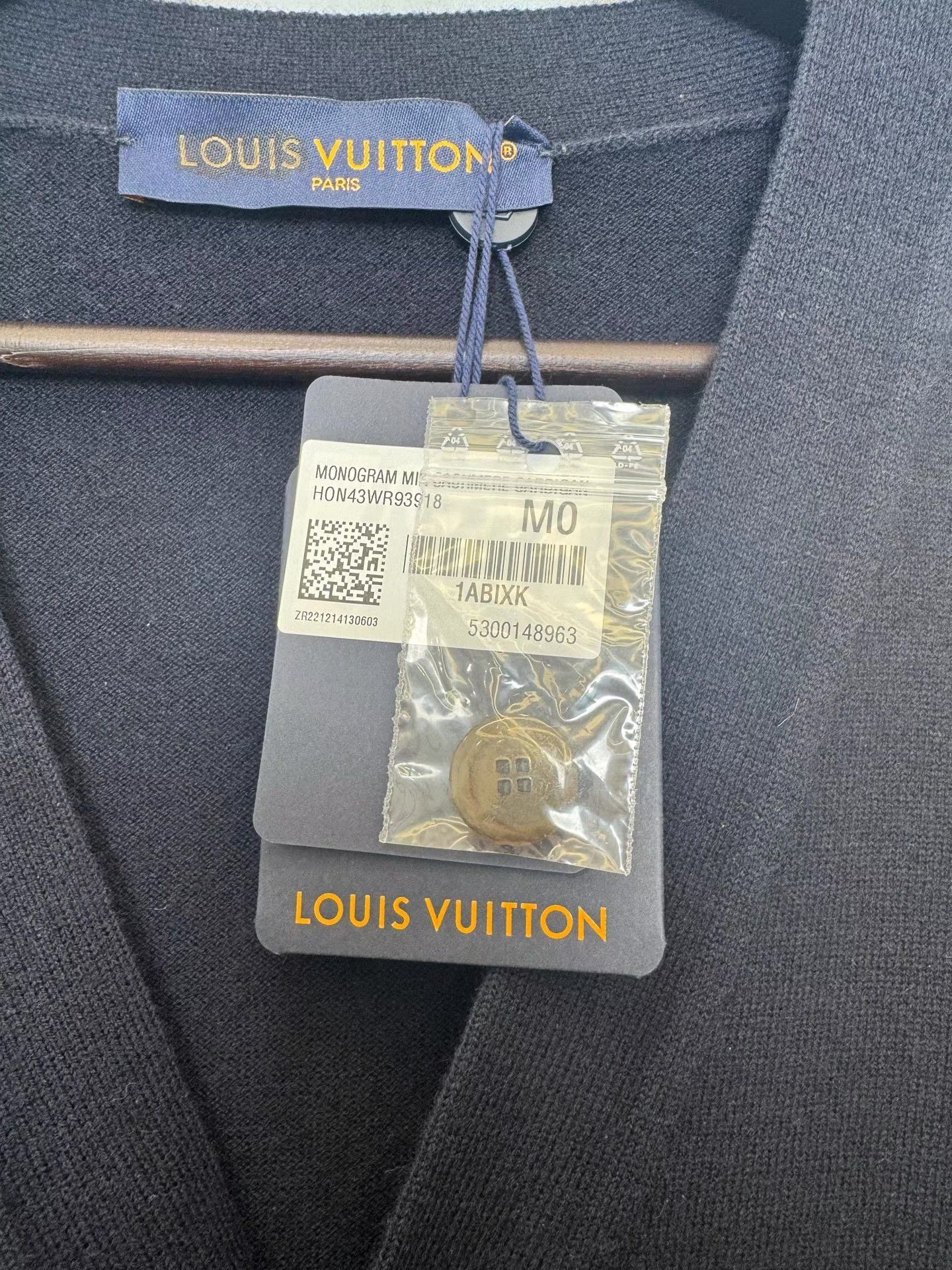 Louis Vuitton Louis Vuitton Arm Monogram Print Wool Cardigan K36 Size US M / EU 48-50 / 2 - 5 Thumbnail