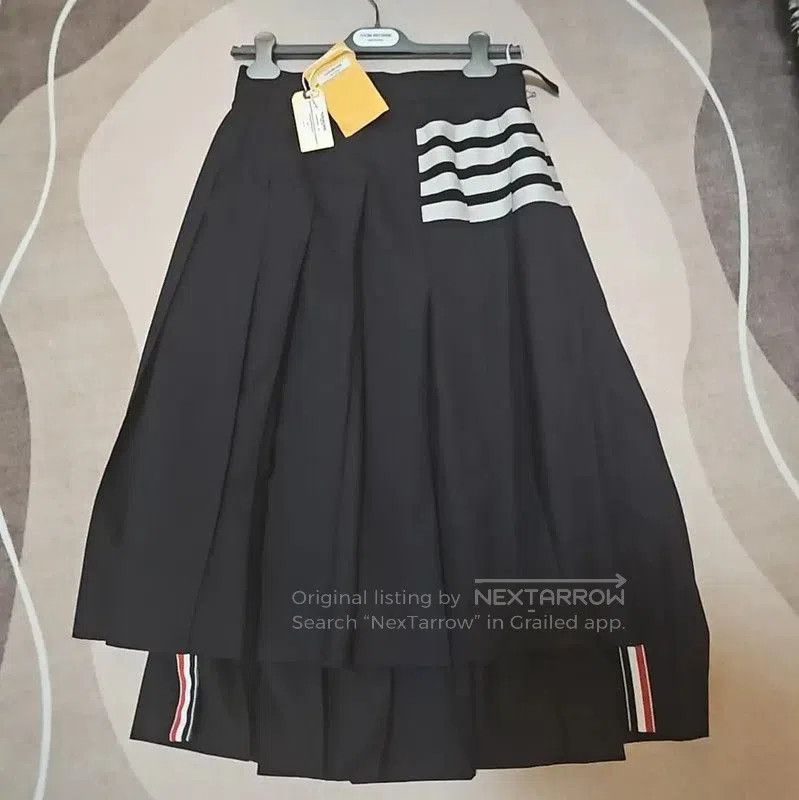 Thom Browne Thom Browne Women's Long Navy Wool Skirt . Size 23" - 1 Thumbnail