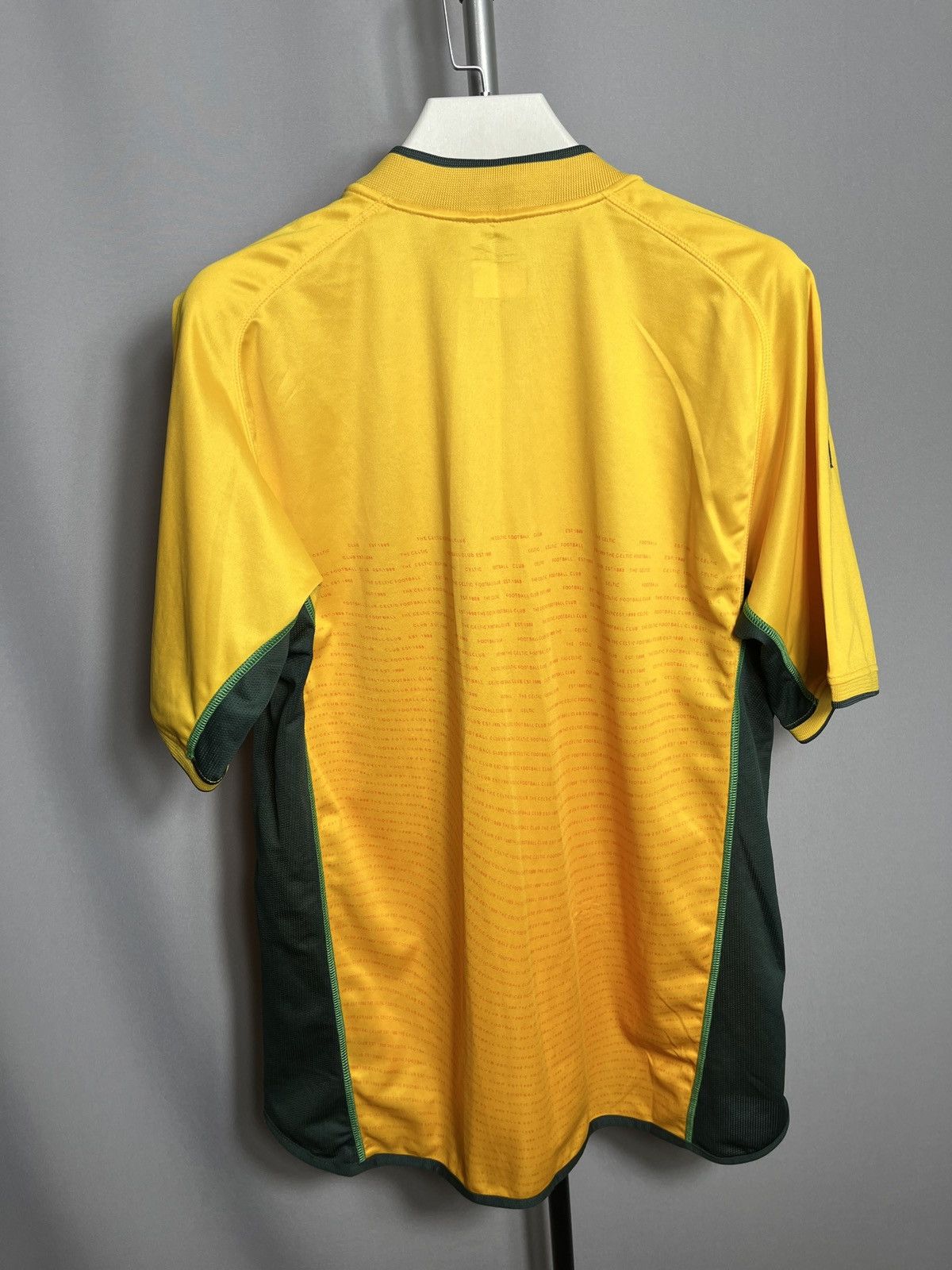 Umbro CELTIC 2002 2003 AWAY FOOTBALL SHIRT SOCCER JERSEY UMBRO VTG Size US XL / EU 56 / 4 - 8 Thumbnail