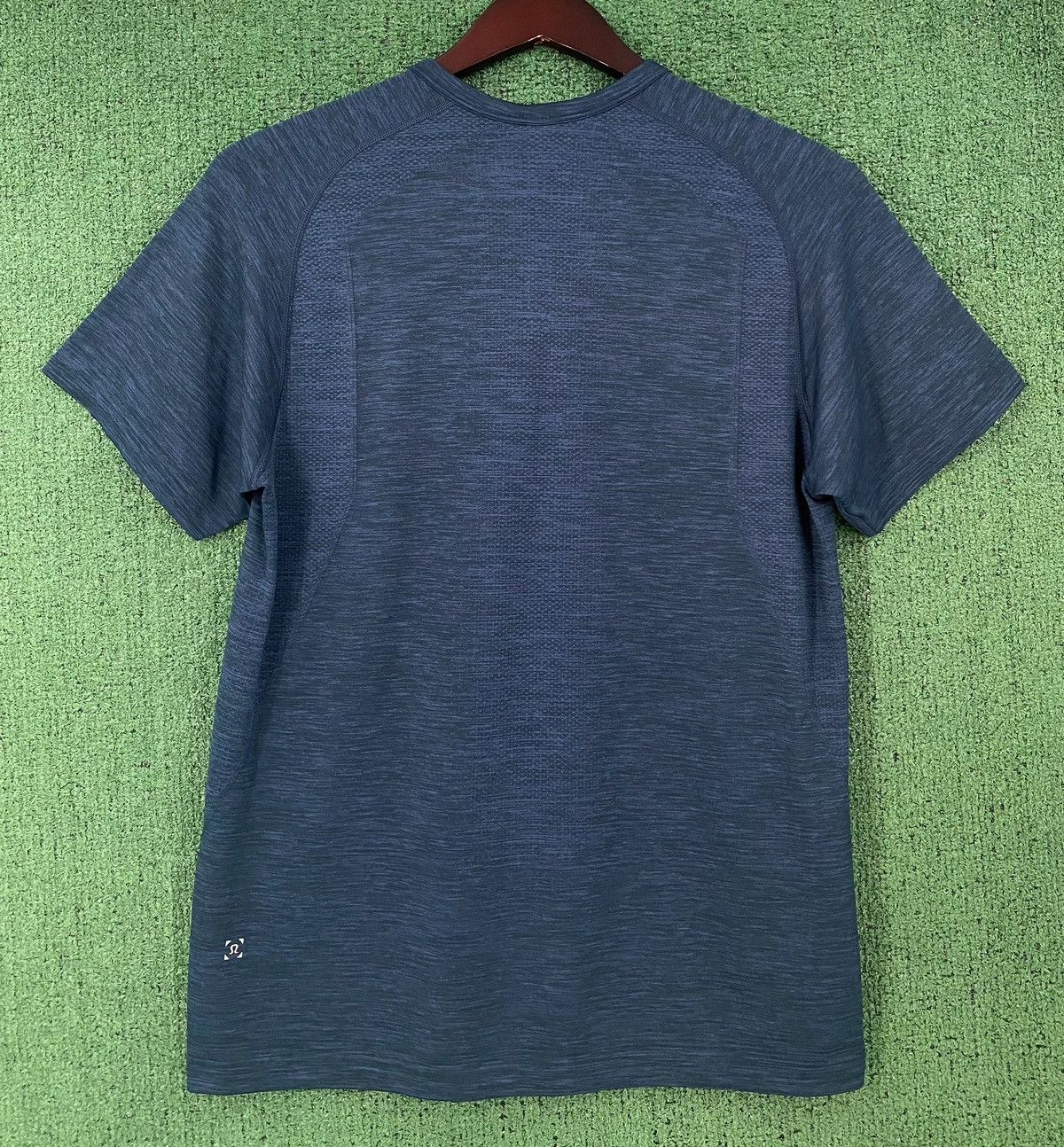 Lululemon Lululemon Metal Vent Henley Short Sleeve Shirt Navy Large Size US L / EU 52-54 / 3 - 4 Thumbnail
