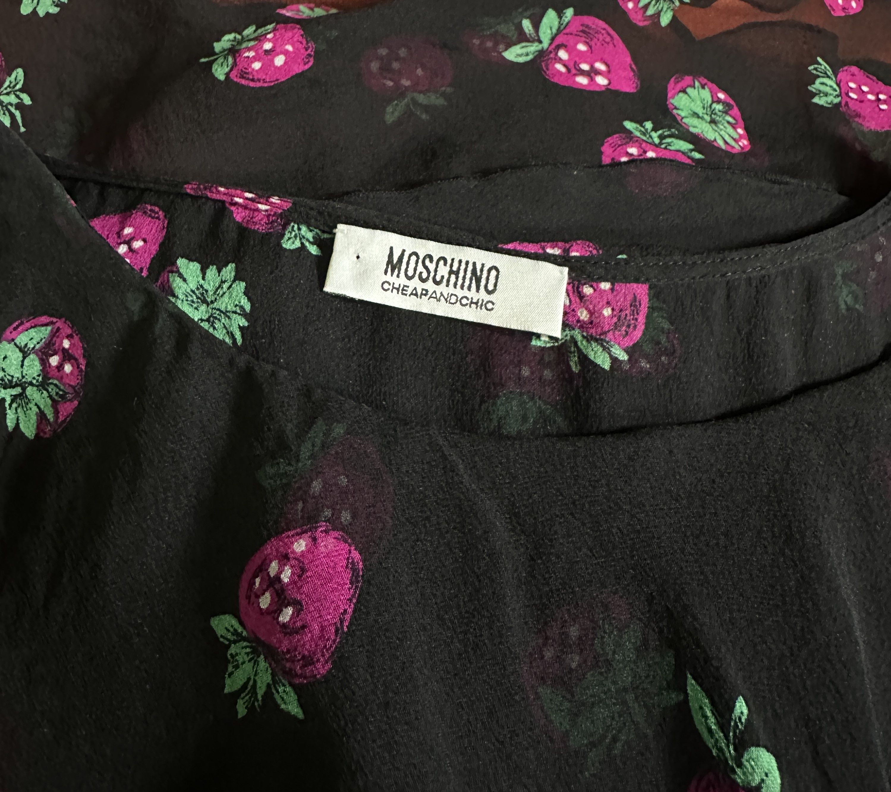 Moschino Silk Top Strawberry Size M / US 6-8 / IT 42-44 - 4 Thumbnail