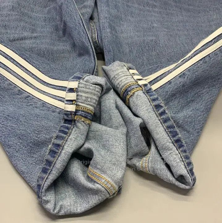 Balenciaga Balenciaga x Adidas Striped Loose Denim Pants. Size US 27 - 9 Thumbnail
