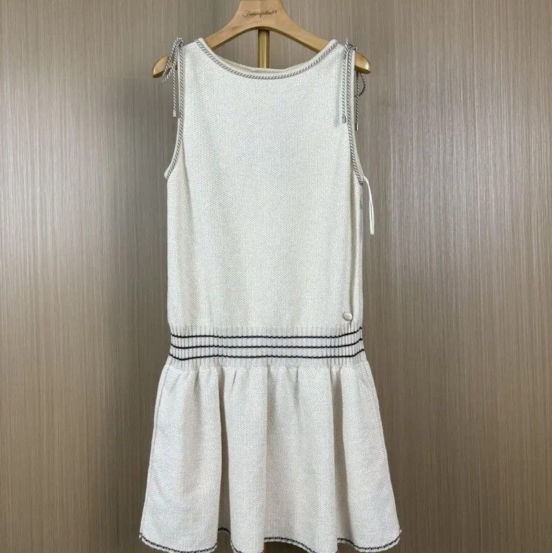 Chanel Chanel White Cotton Pleated Dress 0089 Size L / US 10 / IT 46 - 1 Thumbnail