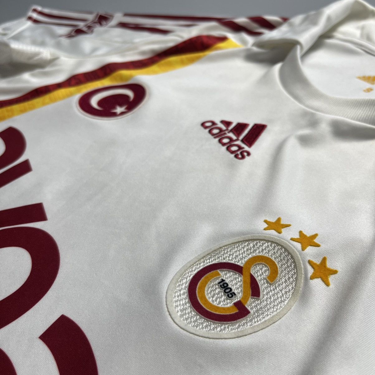 Adidas GALATASARAY ADIDAS 2008/2009 FOOTBALL AWAY JERSEY #19 KEWELL Size US S / EU 44-46 / 1 - 5 Thumbnail