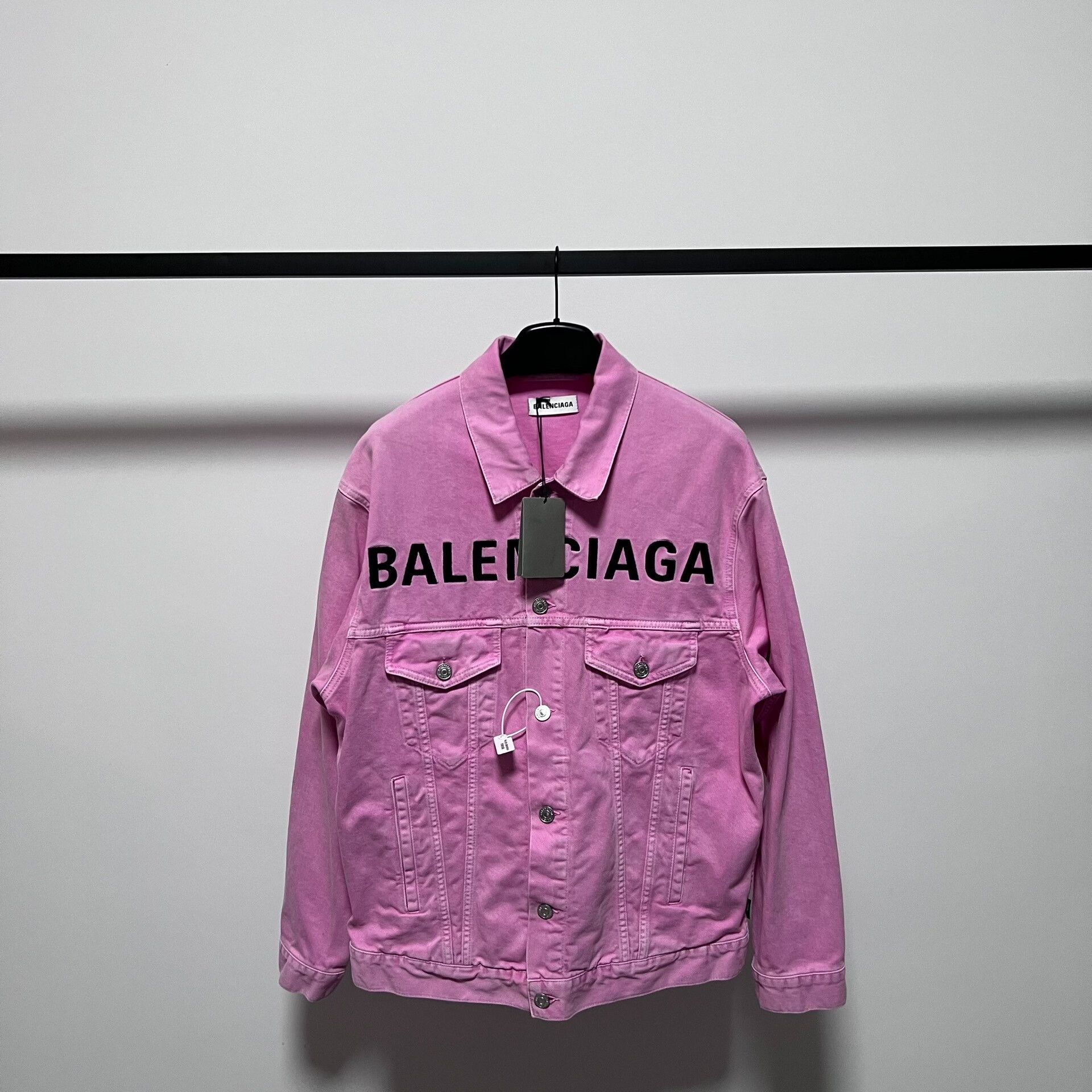 Balenciaga balenciaga pink logo denim jacket size 36 Size S / US 4 / IT 40 - 1 Thumbnail