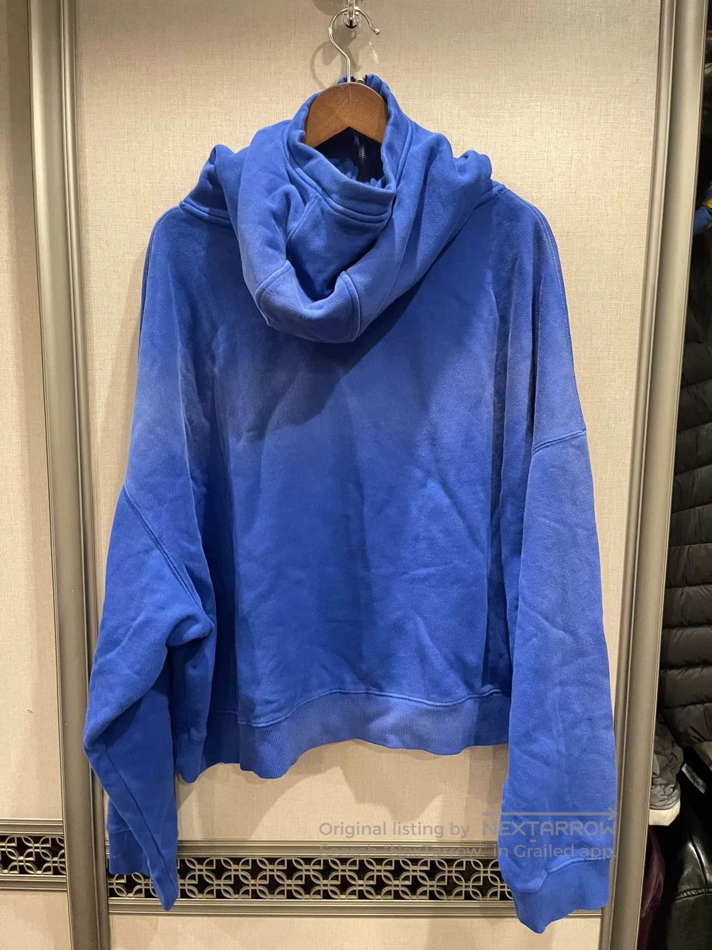 oversized blue zip.