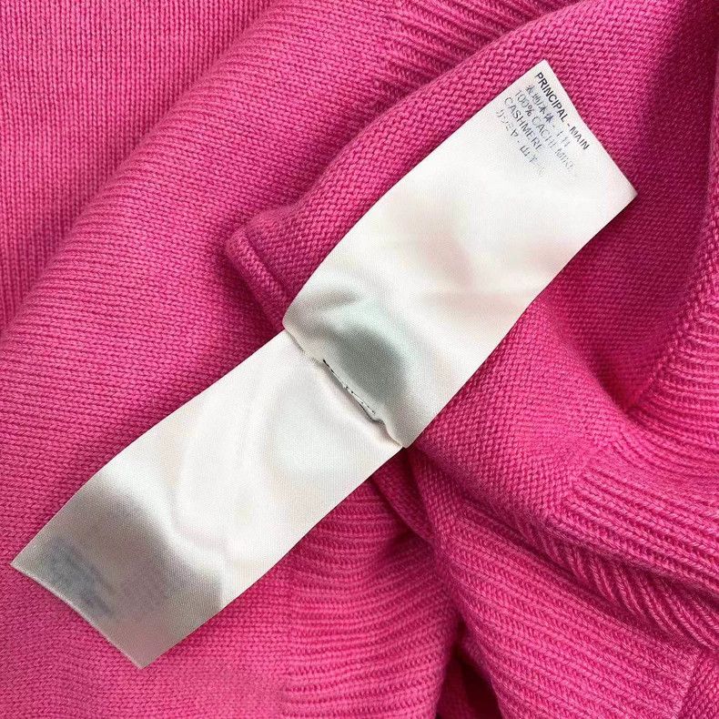 Louis Vuitton Louis Vuitton Cashmere rose logo sweater Size US XL / EU 56 / 4 - 5 Thumbnail