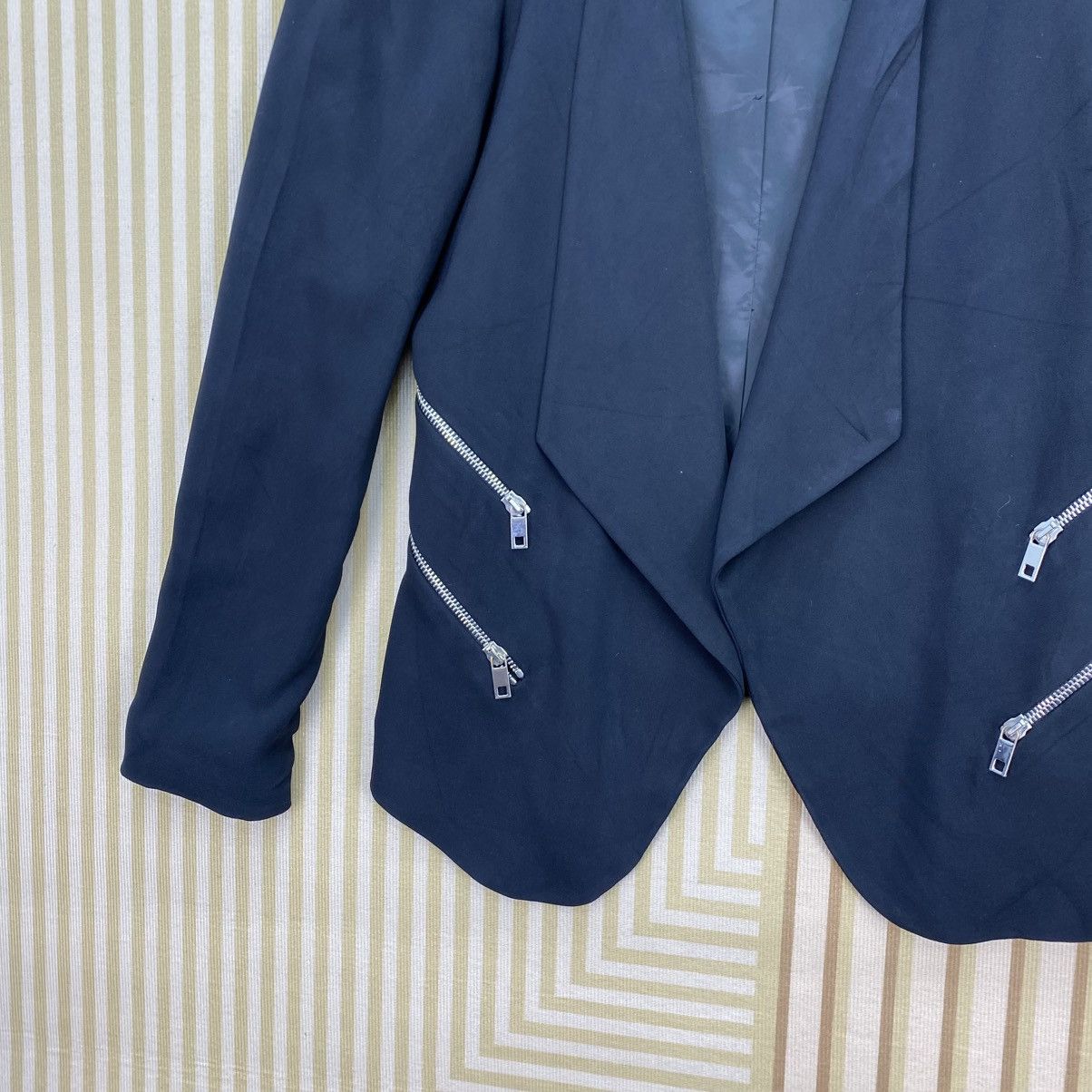 Zara 🫶 Zara Woman blazer Button Less With Zipper Waterfall Size M / US 6-8 / IT 42-44 - 4 Thumbnail