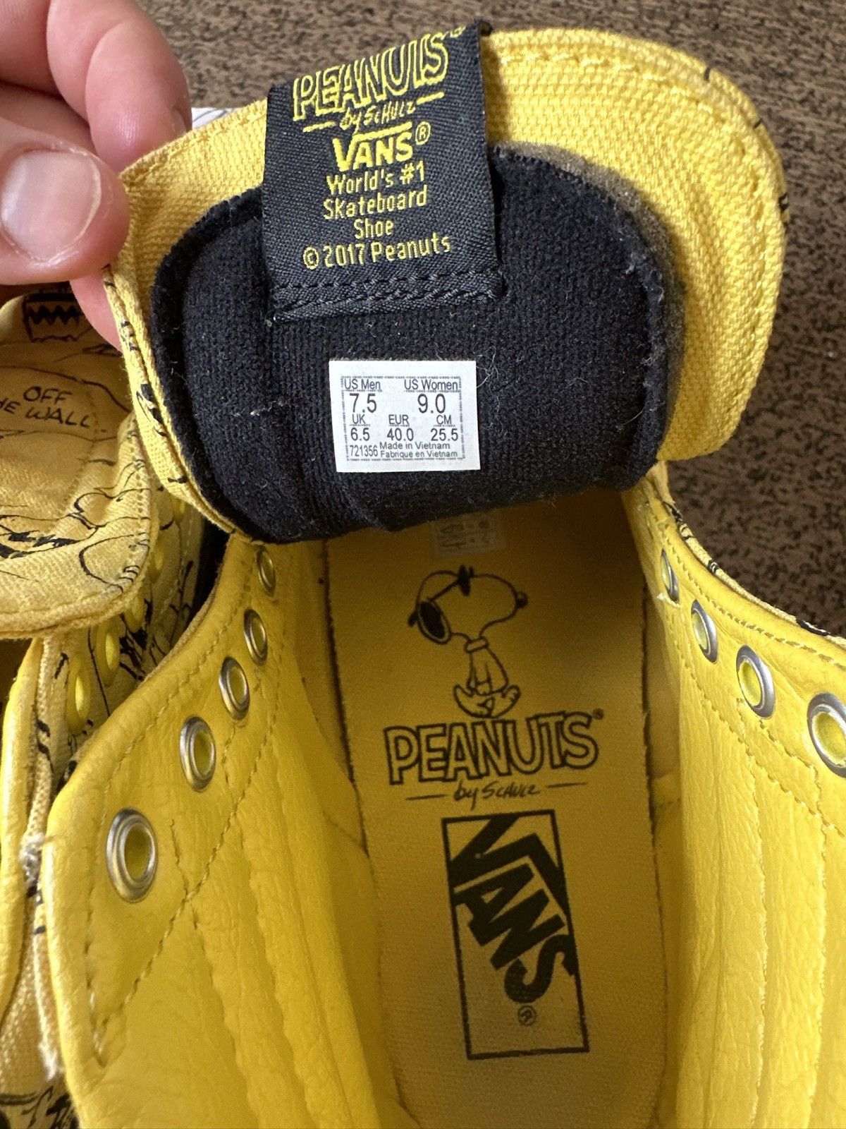 Peanuts × Vans Vans Sk8-Hi Peanuts Charlie Brown Size US 7.5 / EU 40-41 - 4 Thumbnail