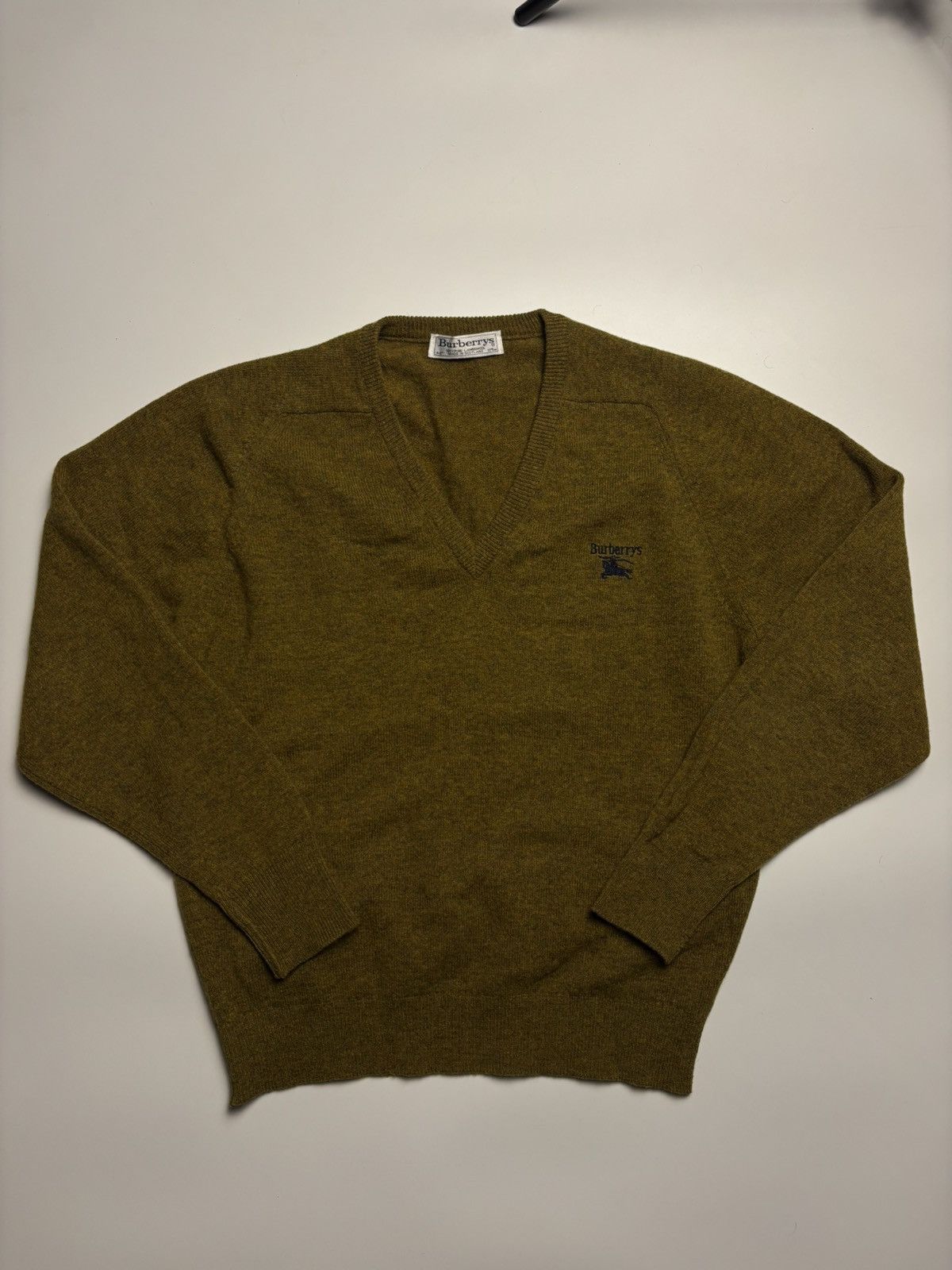 Burberry Burberrys vibtage v-neck sweater 90’s old money style Size US M / EU 48-50 / 2 - 1 Thumbnail