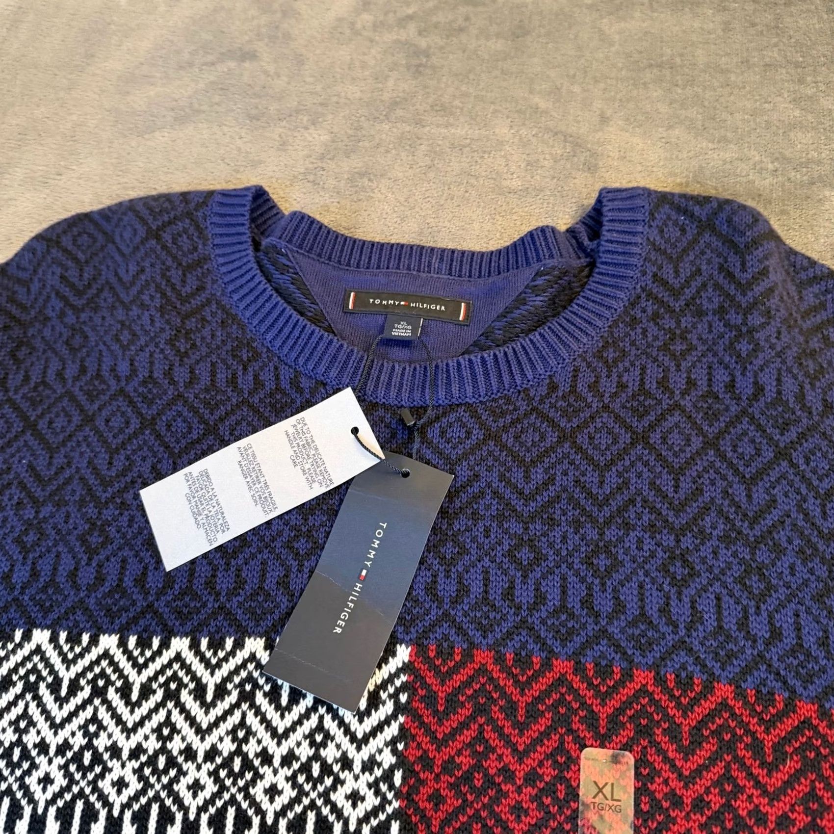 Tommy Hilfiger Tommy Hilfiger Knit Sweater Blue Red White Pullover Mens XL NWT Geometric Logo Crew Neck Pullover Casual Winter Knit Shirt Mens XL Blue Size US XL / EU 56 / 4 - 2 Thumbnail