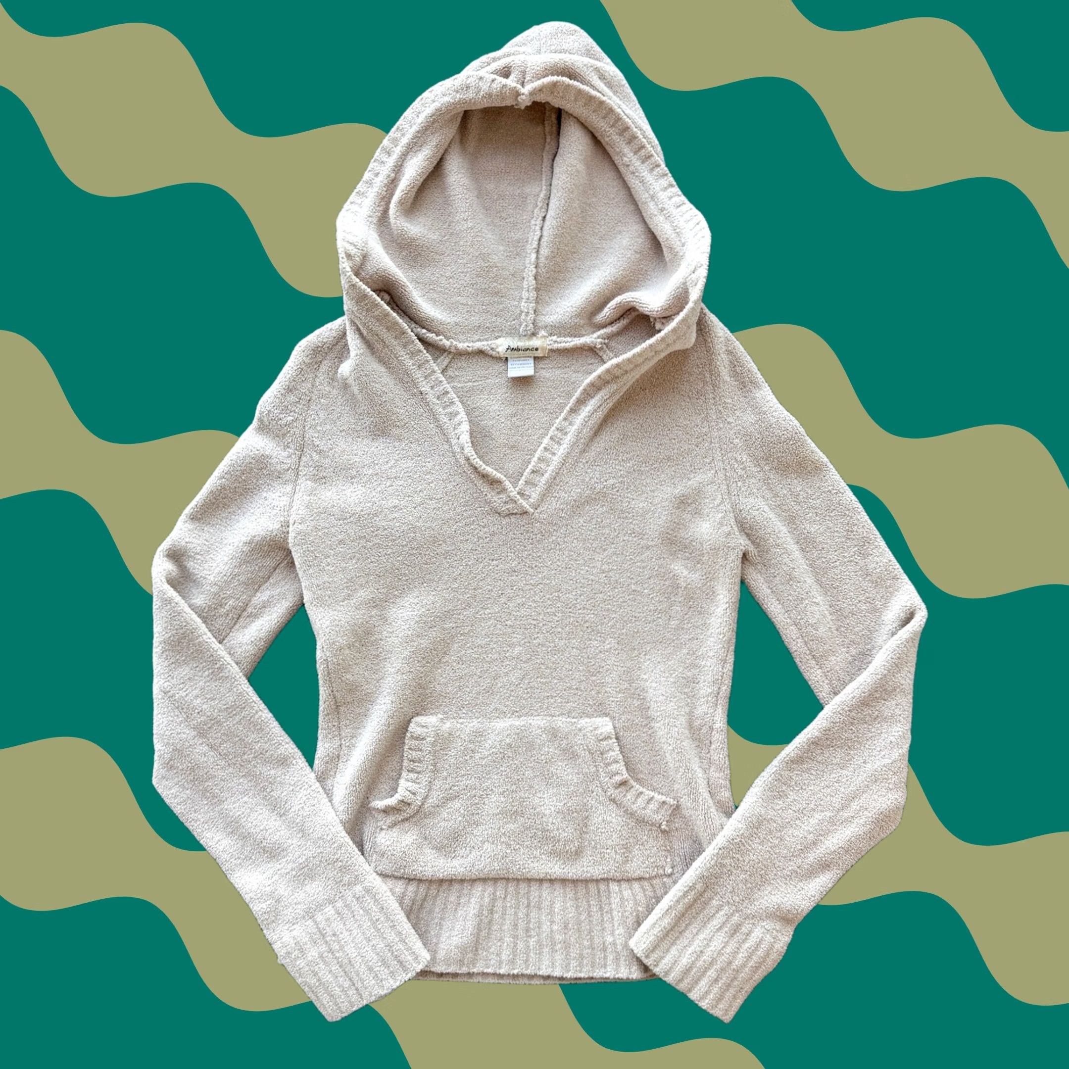 Vintage VINTAGE Beige Hoodie V Neck Kangroo Pullover Sweater Large Women Shirt Size L / US 10 / IT 46 - 1 Thumbnail