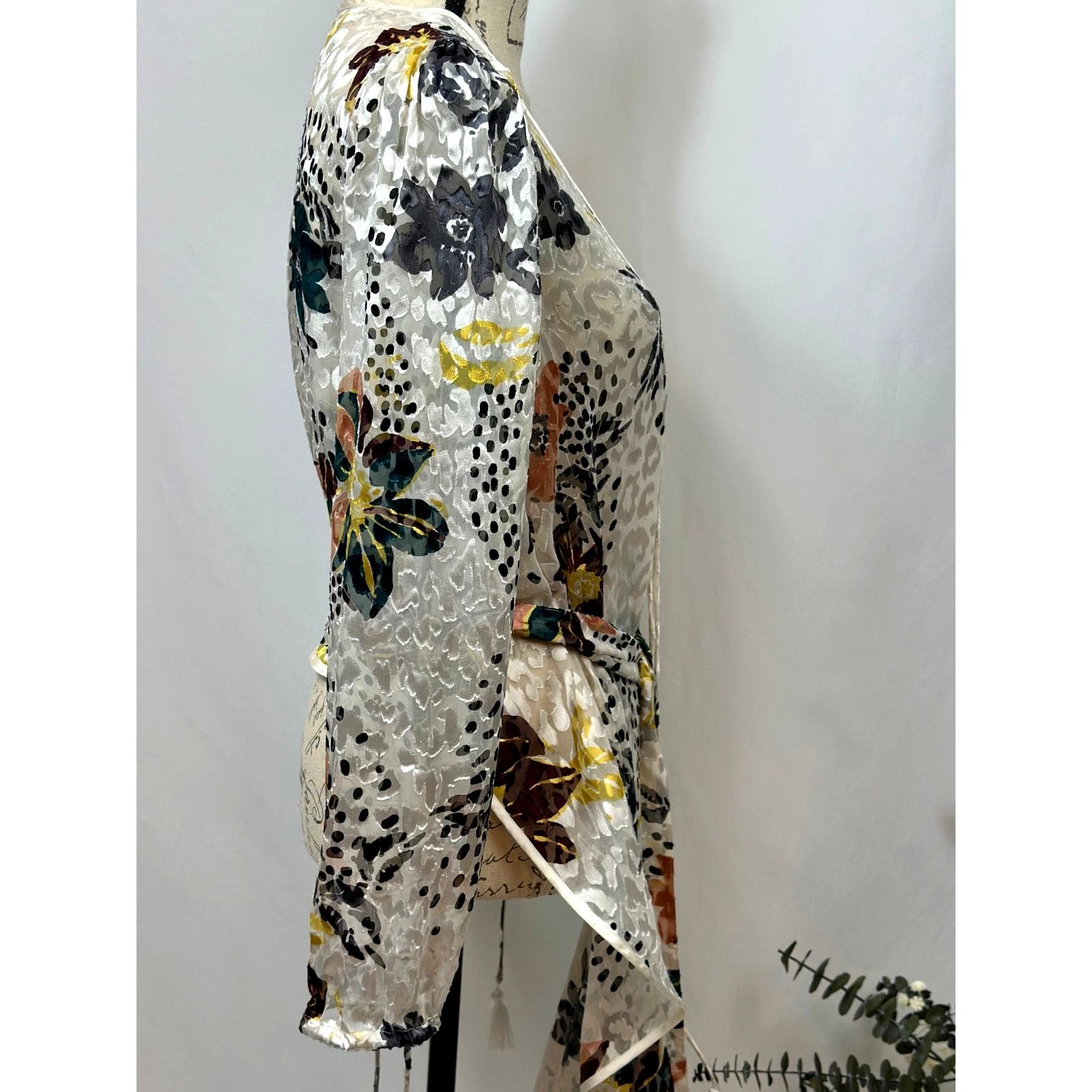 Free People Free People Floral Print Cropped Silk Burnout Kimono XS Size XS / US 0-2 / IT 36-38 - 13 Thumbnail