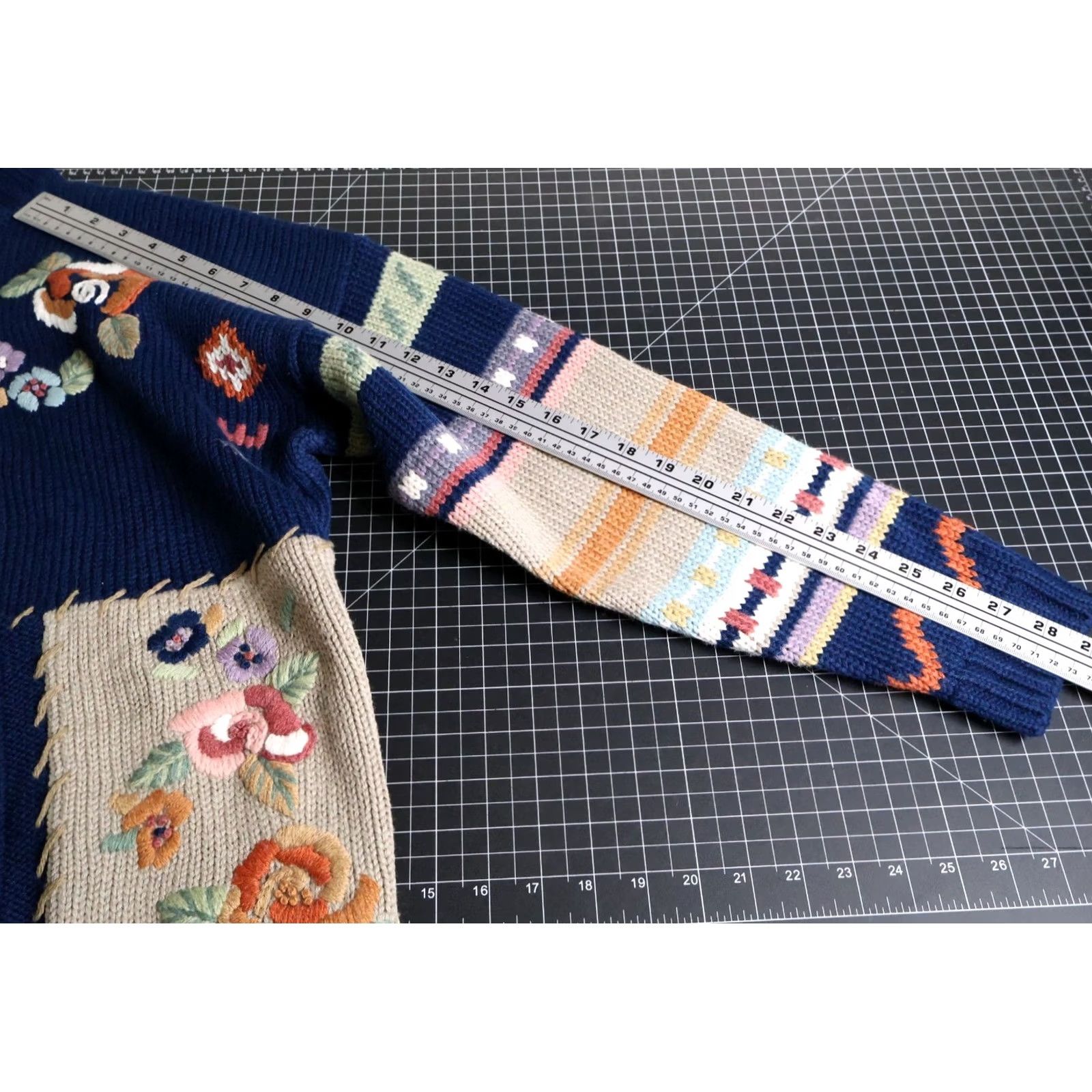 Vintage VINTAGE Together Sweater Women's Large Dark Blue Embroidered Patchwork Floral Knit Geometric 90s Bohemian Crew Neck Wool Blend Casual Pullover Size L / US 10 / IT 46 - 7 Thumbnail