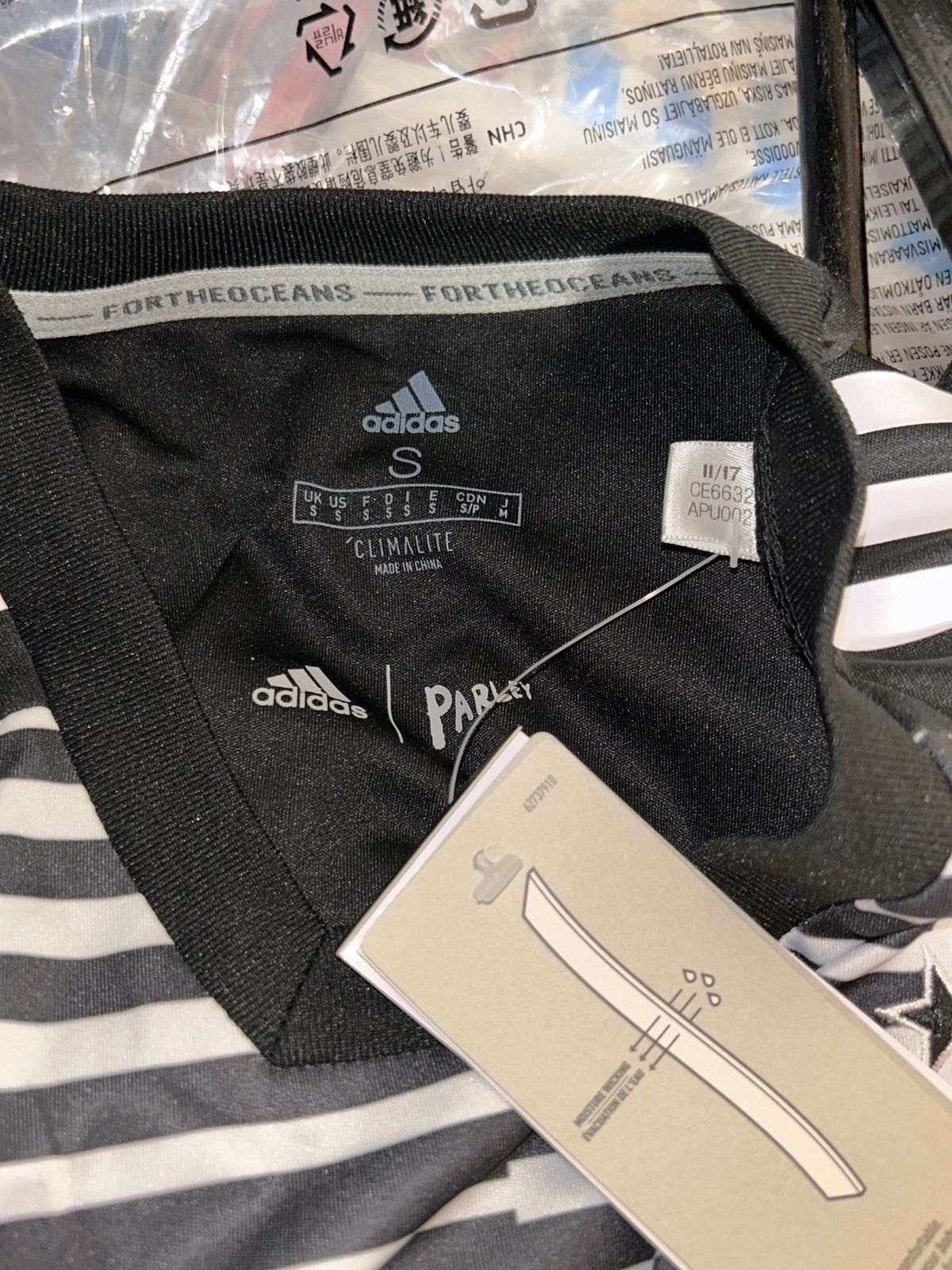Adidas BNWT Adidas Germany DFB 2018 World Cup Pre Match Kit Jersey Size US S / EU 44-46 / 1 - 6 Thumbnail