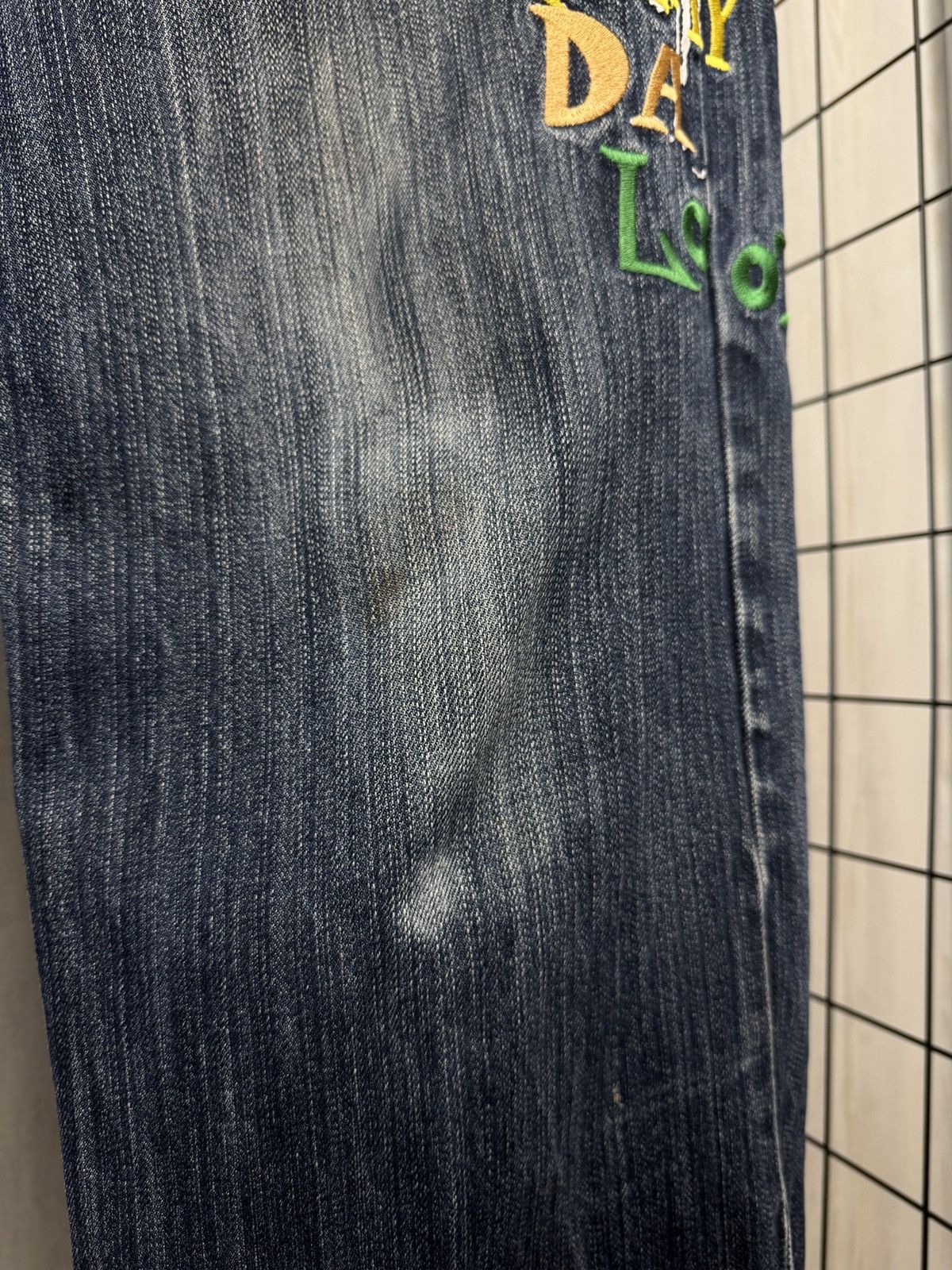 Other Lot 29 Jeans Looney Tunes Denim Gimmy Da Loot Distressed Size US 30 / EU 46 - 6 Thumbnail