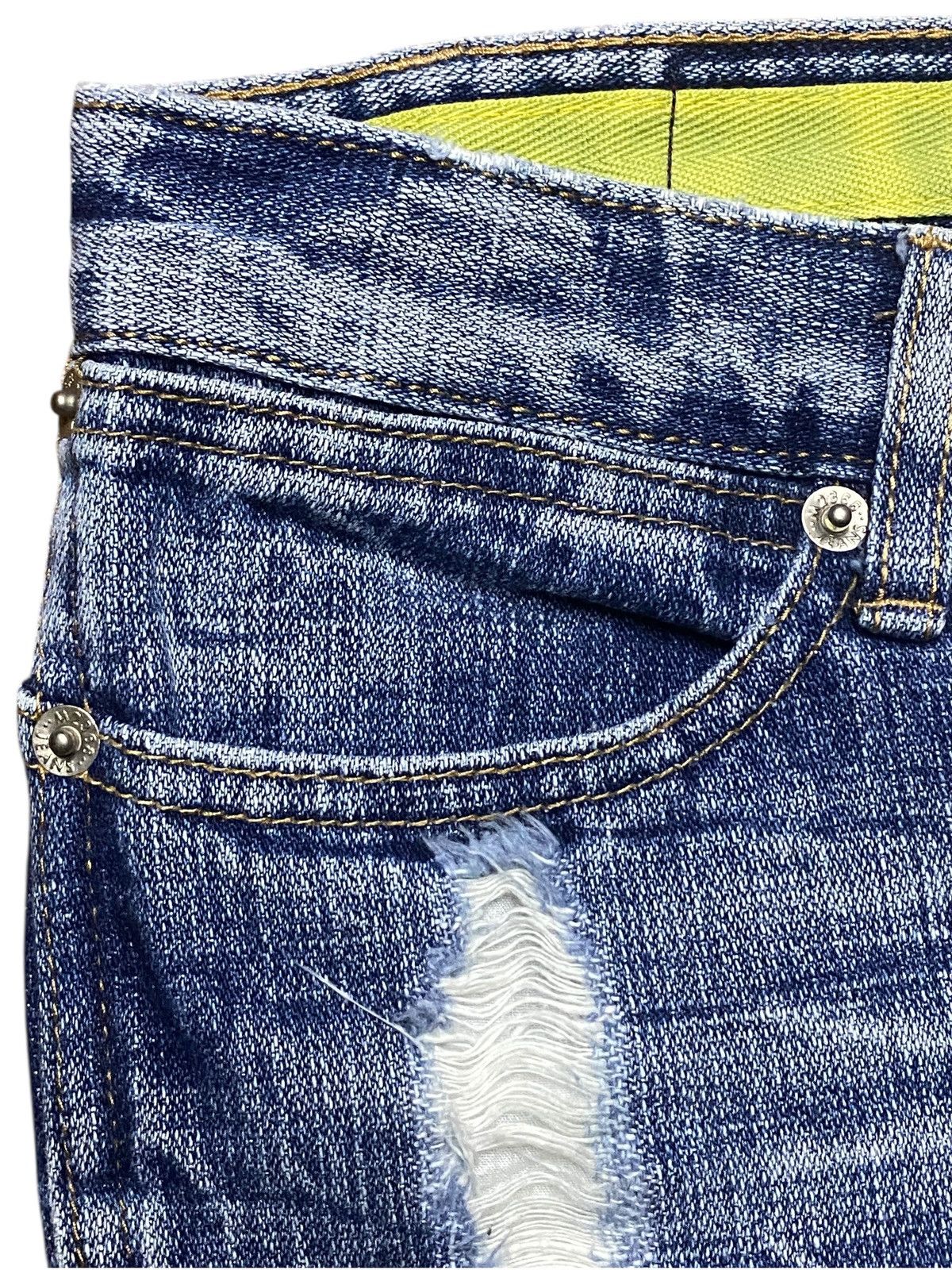 Japanese Brand Vintage Japanese Brand M2368 Nice Distressed Loose Jeans Size US 29 - 11 Thumbnail