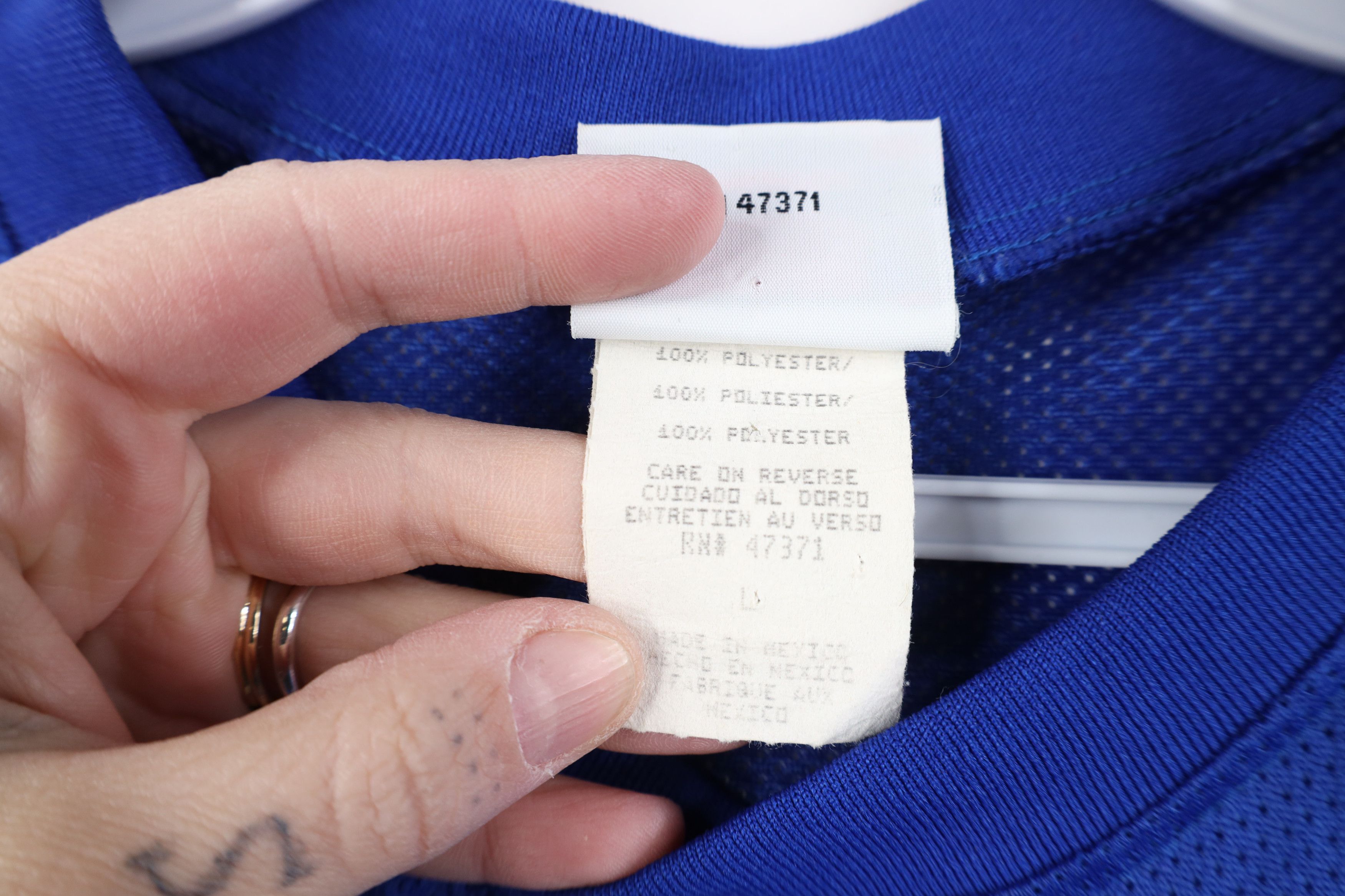 Vintage Vintage 90s University of Kentucky Mesh Jersey T-Shirt Blue Size US L / EU 52-54 / 3 - 9 Thumbnail
