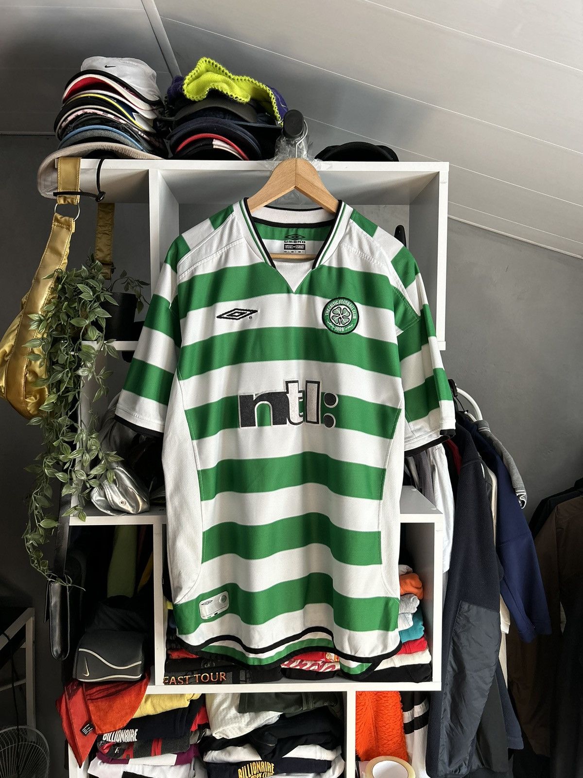Umbro × Vintage Vintage Celtic 2002/03 umbro home soccer jersey Size US XL / EU 56 / 4 - 1 Thumbnail