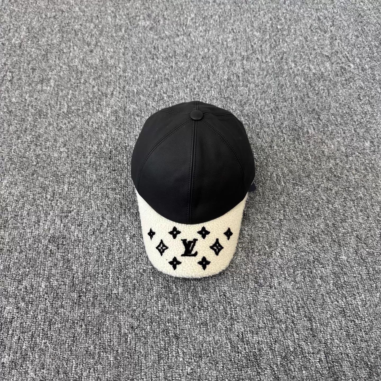 Louis Vuitton Louis Vuitton Panda Baseball Cap L Size ONE SIZE - 2 Thumbnail