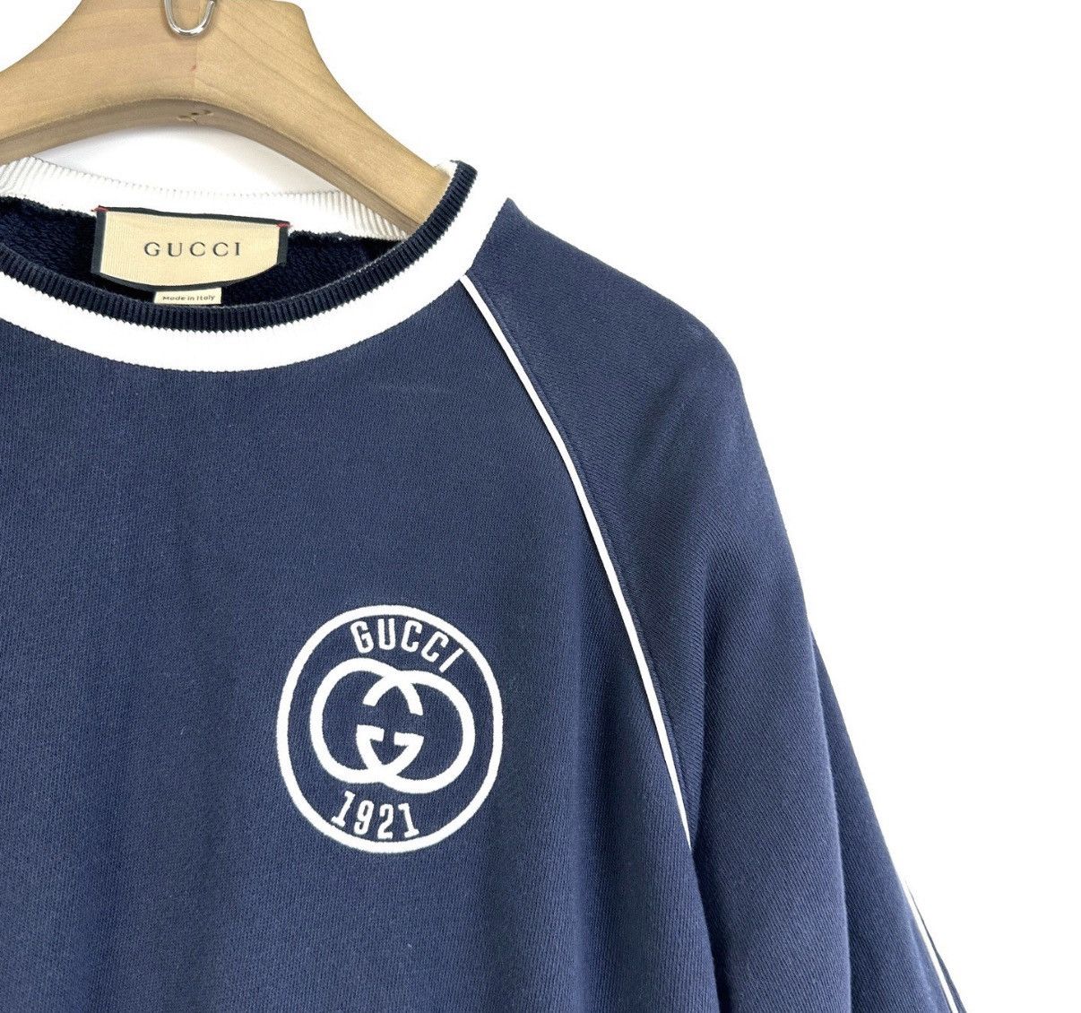 Gucci Gucci / Women's Navy Blue Crew Neck Sweatshirt K12 Size M / US 6-8 / IT 42-44 - 5 Thumbnail