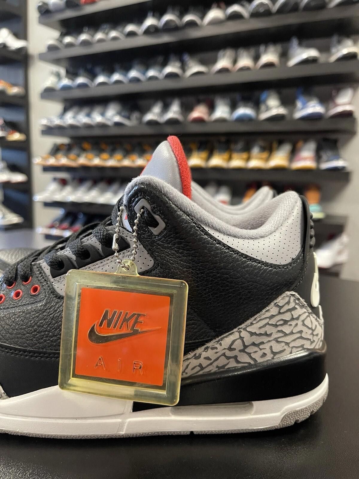 Jordan Brand Size 9.5 - Jordan 3 Retro OG Mid Black Cement Very Clean! Size US 9.5 / EU 42-43 - 5 Thumbnail