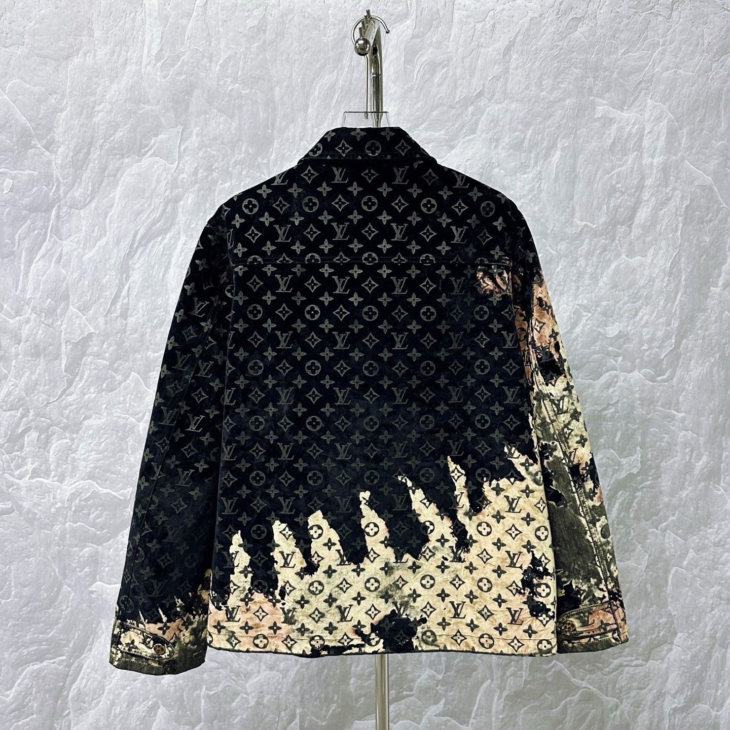 Louis Vuitton Louis Vuitton SS24 Fiery Cloud Denim Jacket Size US L / EU 52-54 / 3 - 4 Thumbnail