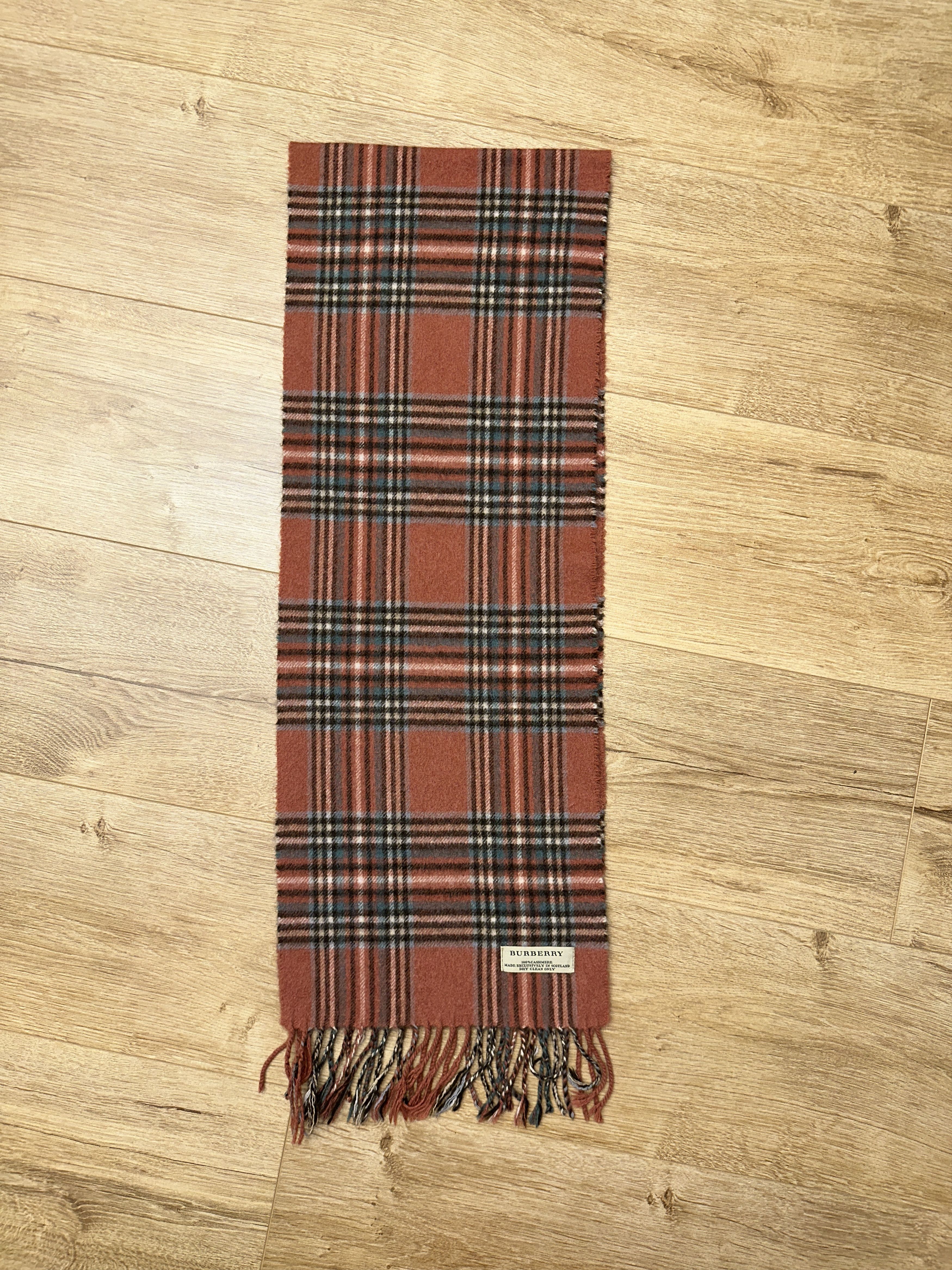 Burberry Burberry Vintage Tartan Pure Cashmere Check Scarf 150x25 Size ONE SIZE - 3 Thumbnail