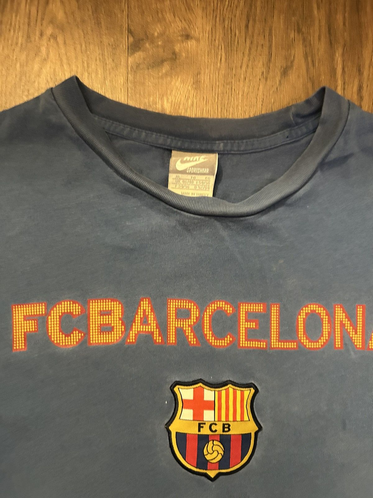 Nike Vintage Nike FC Barcelona soccer center swoosh crest Size US M / EU 48-50 / 2 - 2 Thumbnail